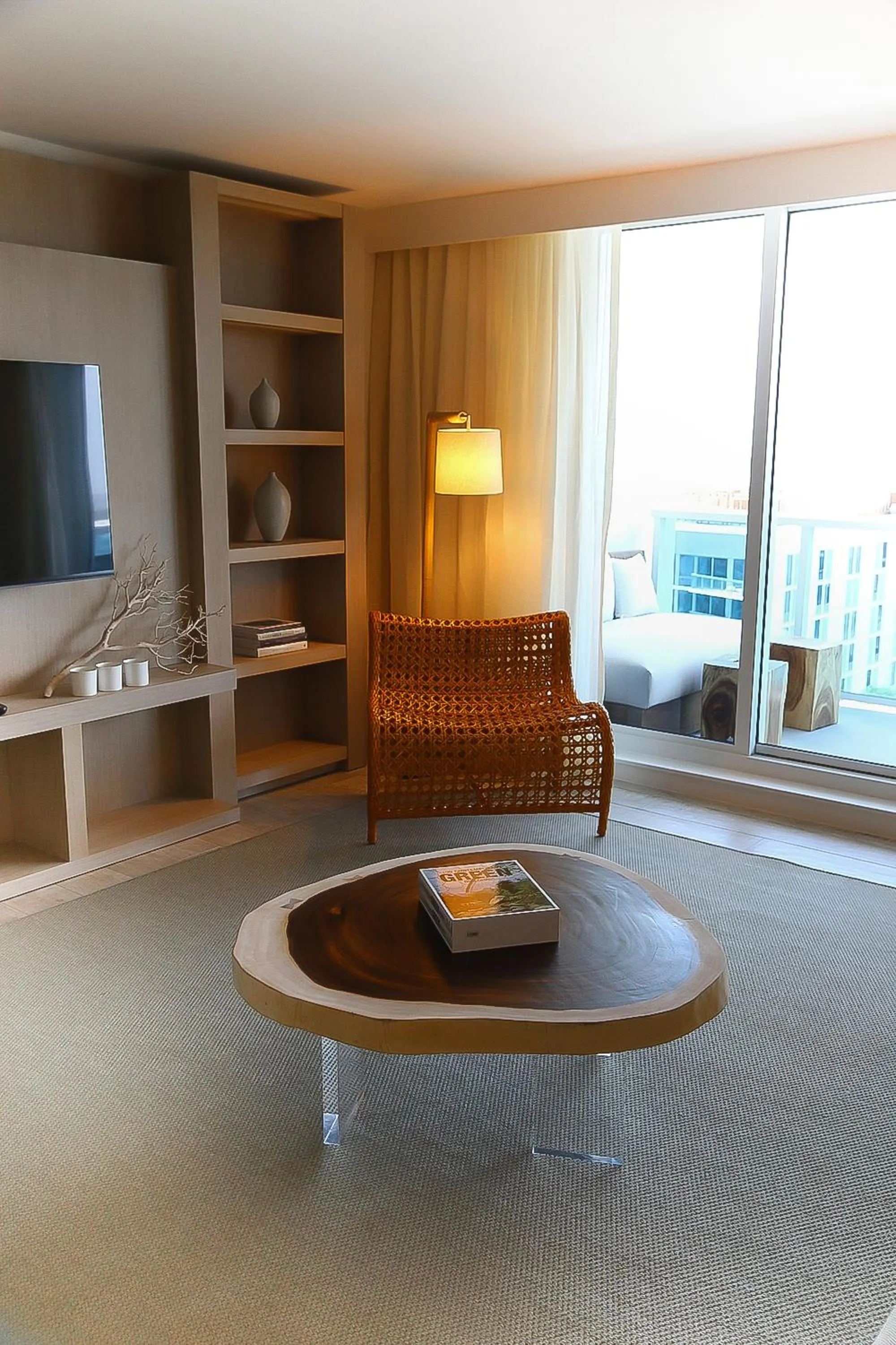 Seating area in 1 Hotel & Homes Miami Beach Oceanfront Residence Suites By Joe Semary