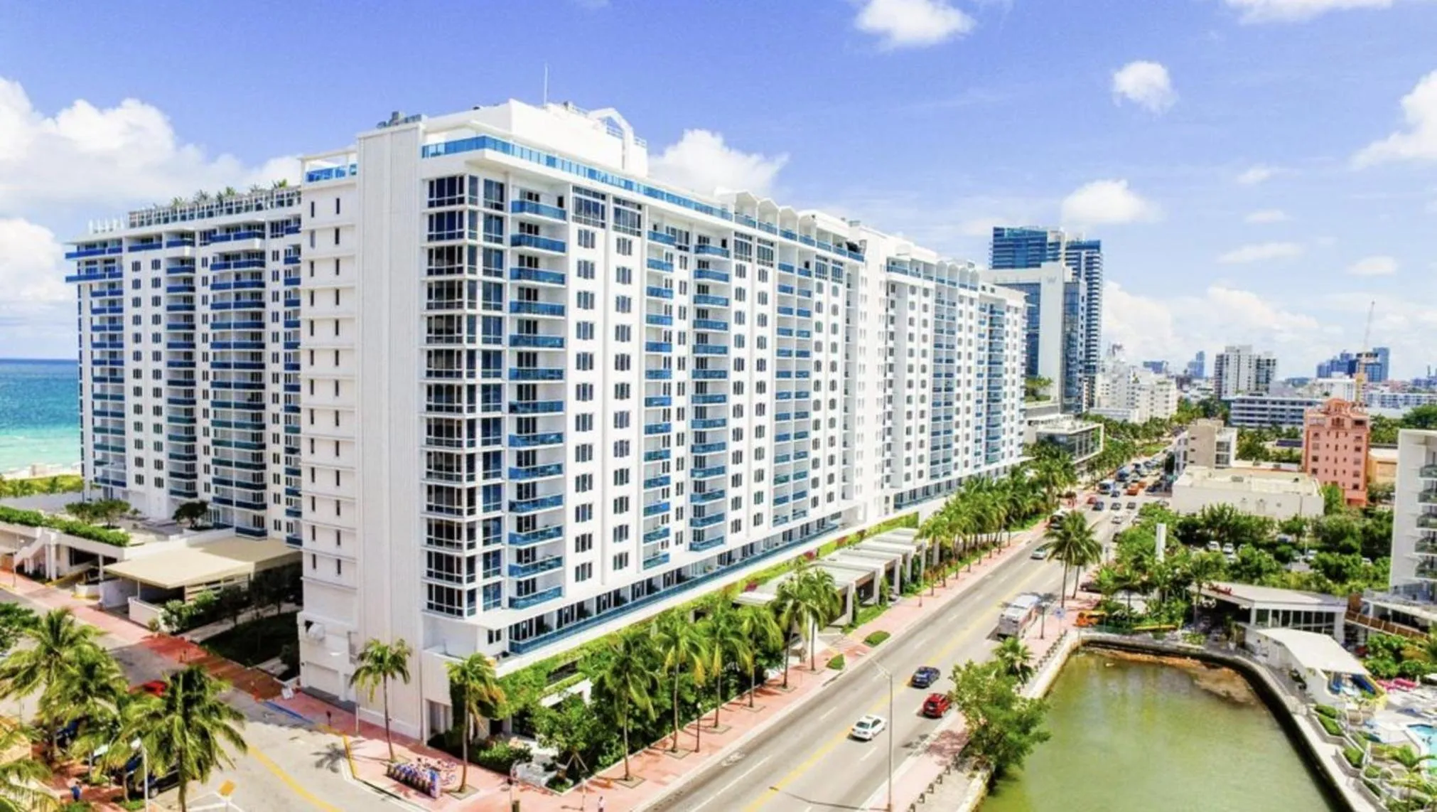 Property building in 1 Hotel & Homes Miami Beach Oceanfront Residence Suites By Joe Semary