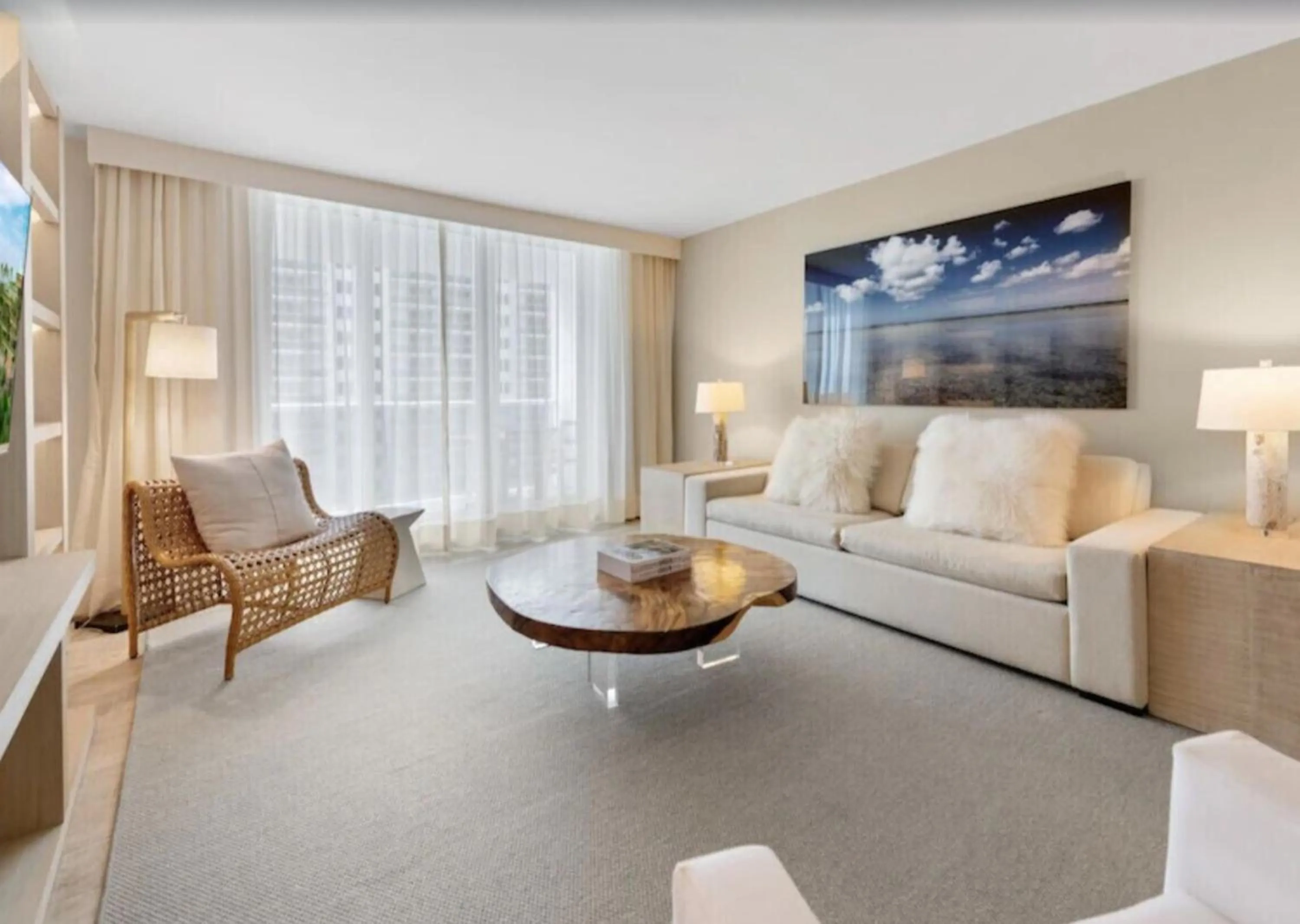 Living room in 1 Hotel & Homes Miami Beach Oceanfront Residence Suites By Joe Semary