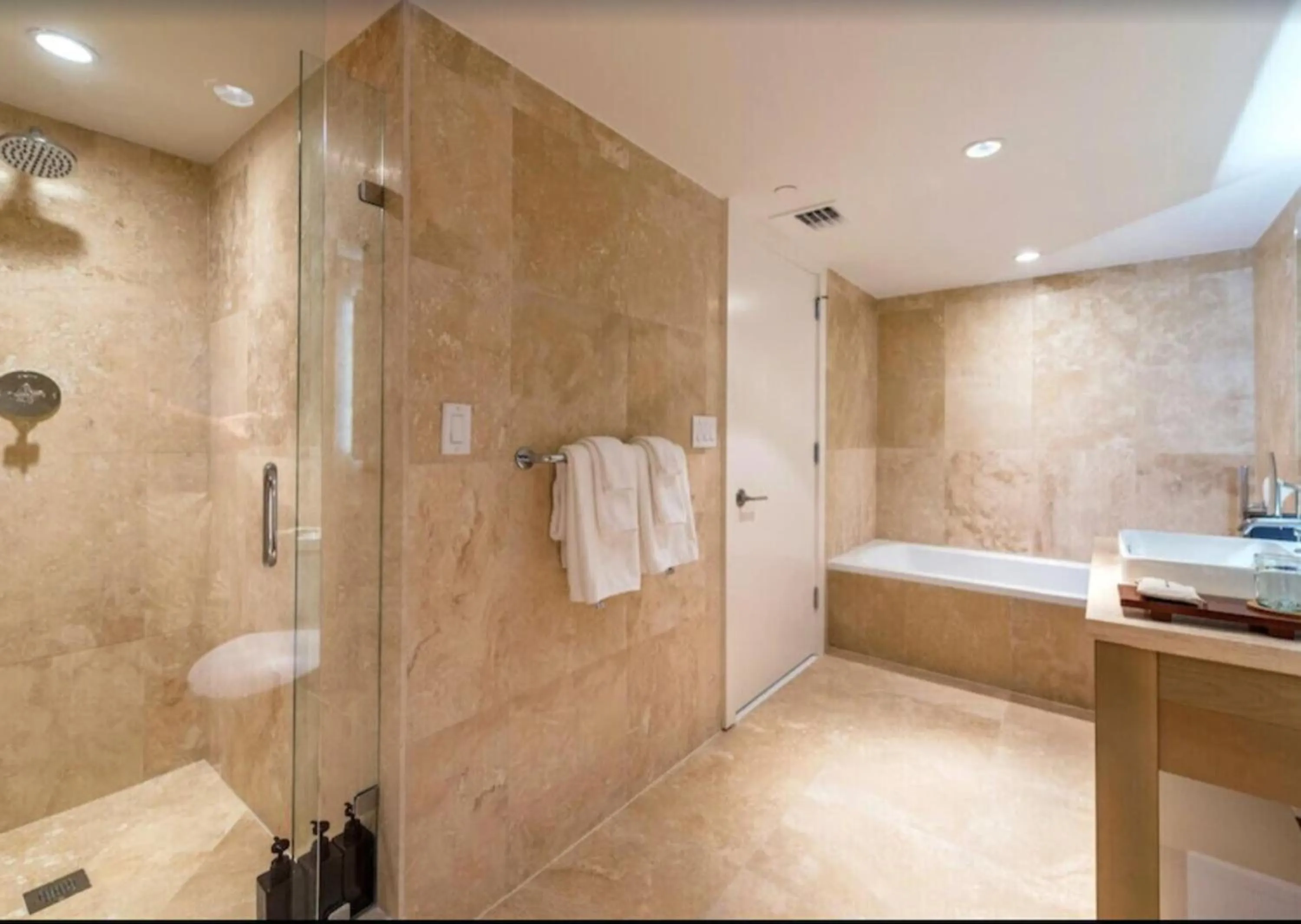 Shower in 1 Hotel & Homes Miami Beach Oceanfront Residence Suites By Joe Semary