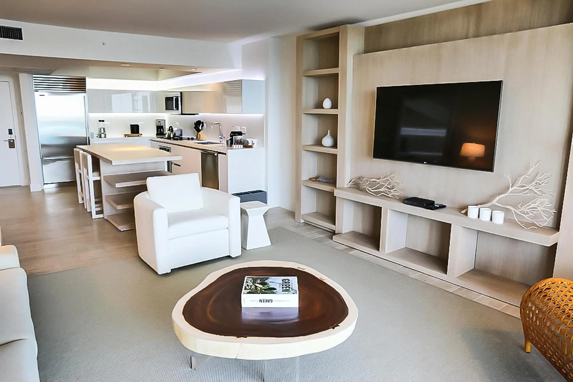 Living room in 1 Hotel & Homes Miami Beach Oceanfront Residence Suites By Joe Semary