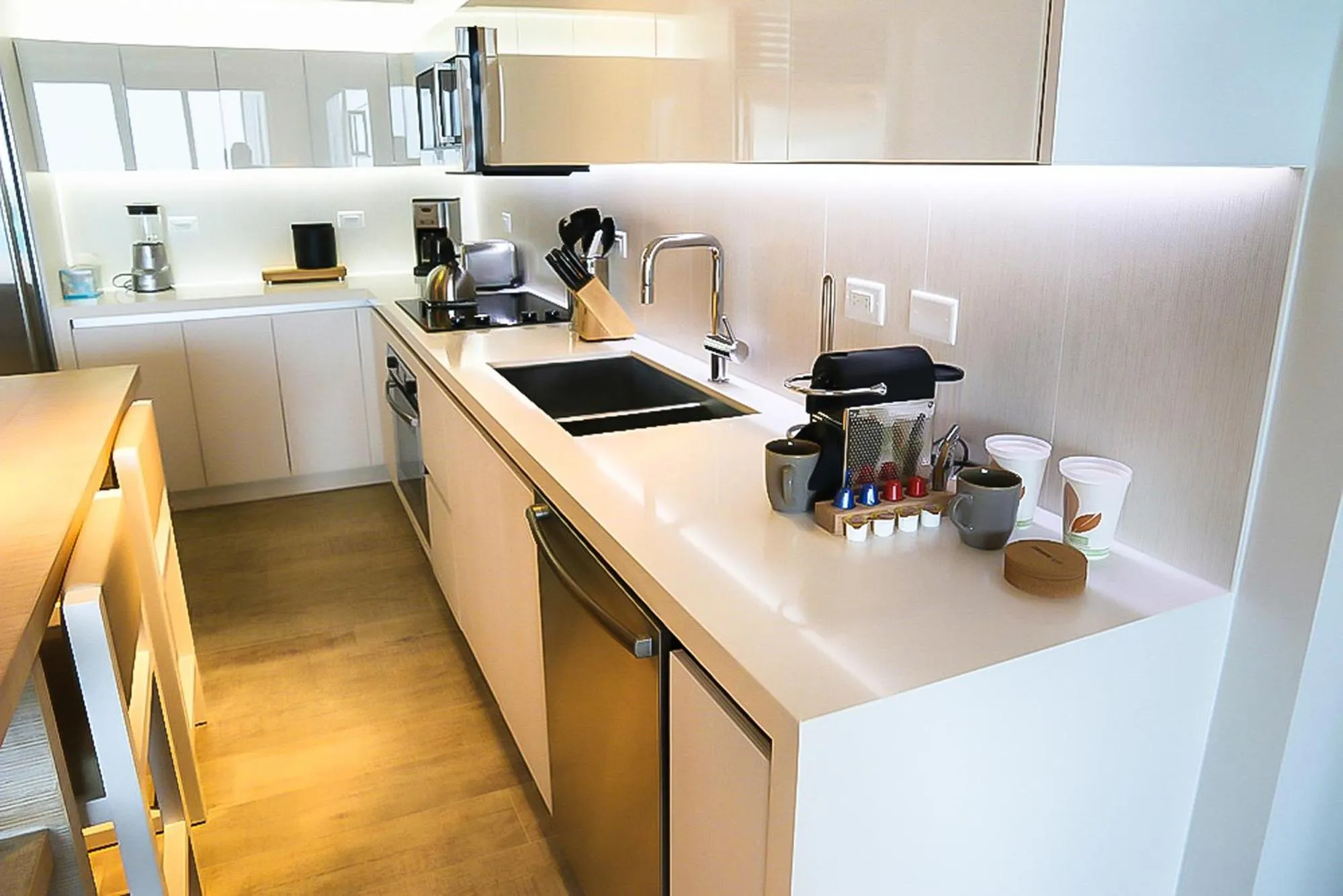 Kitchen or kitchenette in 1 Hotel & Homes Miami Beach Oceanfront Residence Suites By Joe Semary