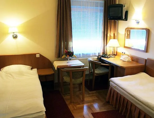 Bedroom, Bed in Hotel Bielany