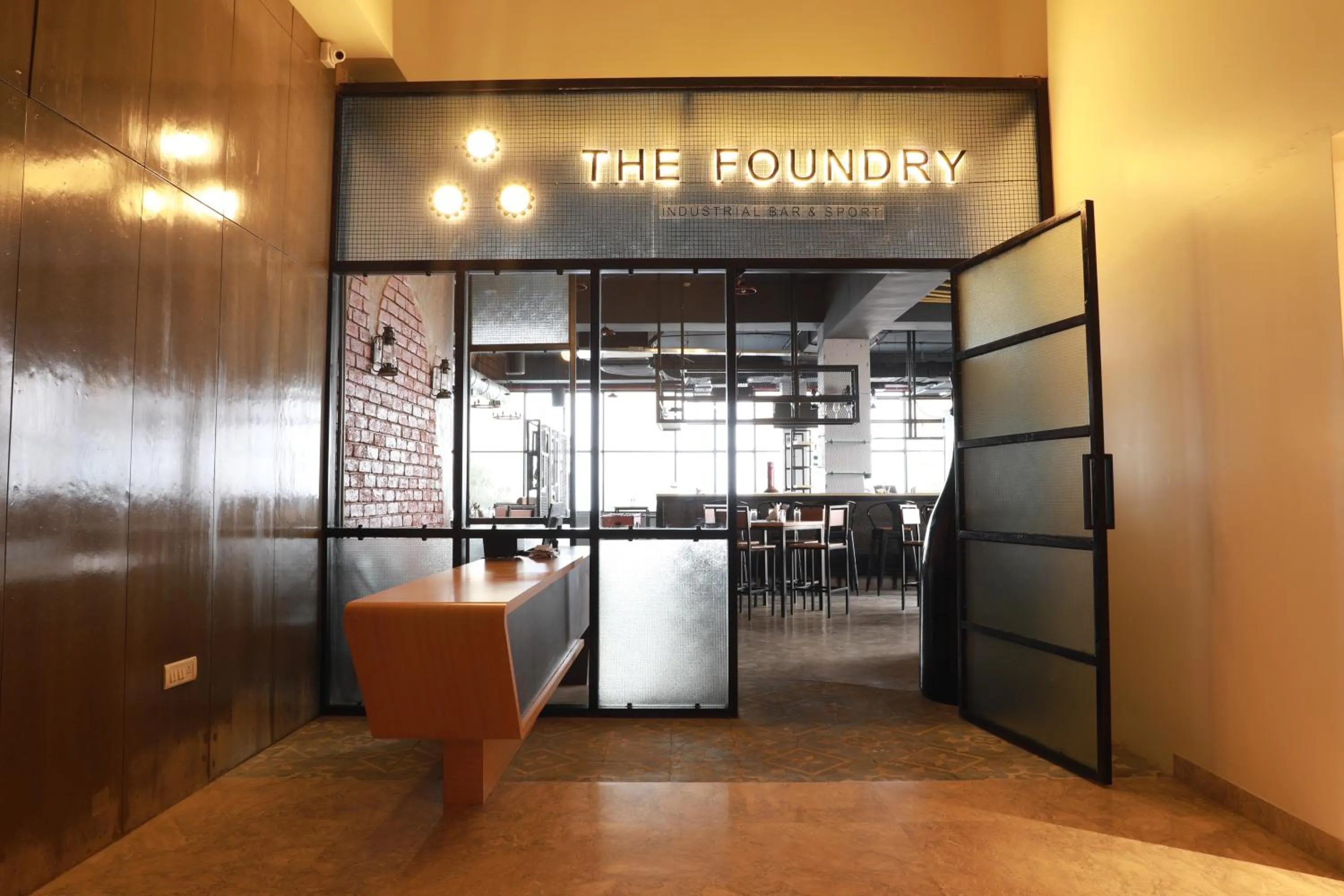 Food and drinks in The Vern at BLVD