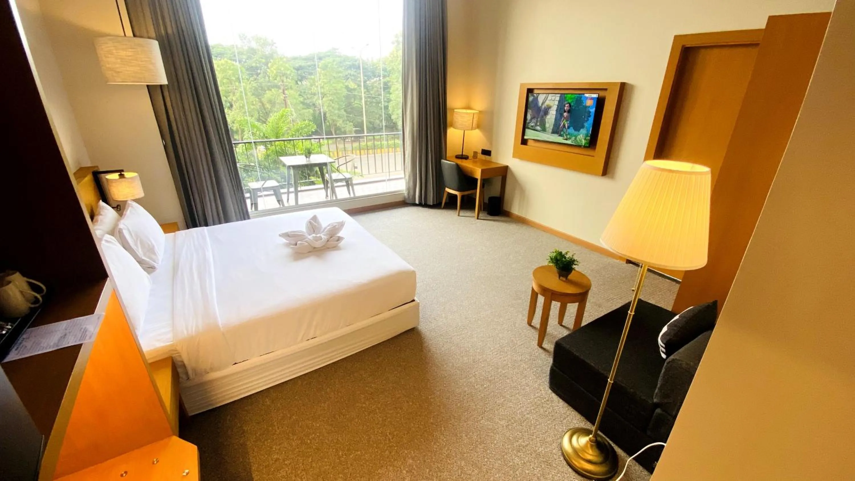 Bed in The Vern at BLVD