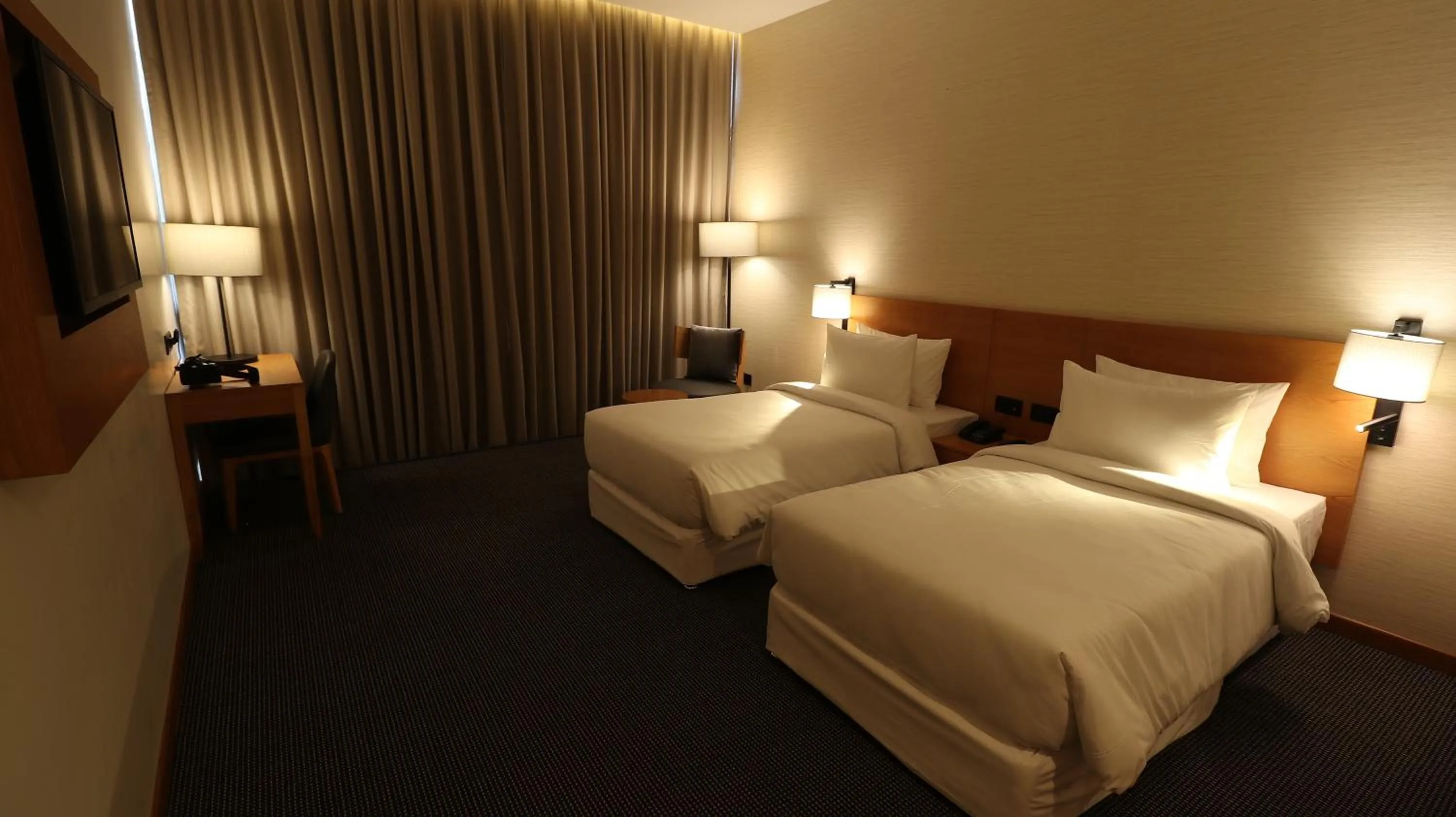 Photo of the whole room, Bed in The Vern at BLVD