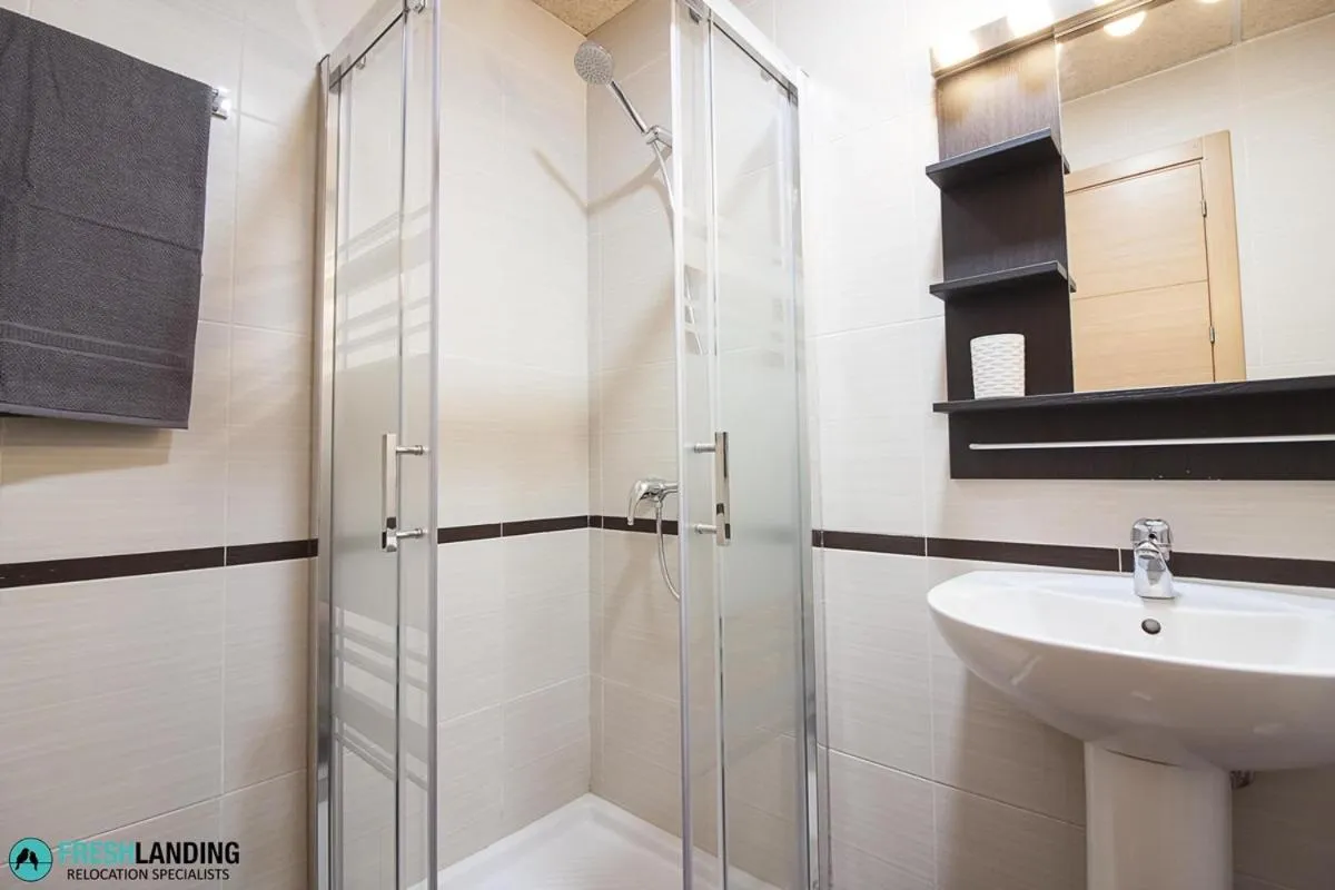 Bathroom in Rayito by FreshApartments by Bossh! Apartments