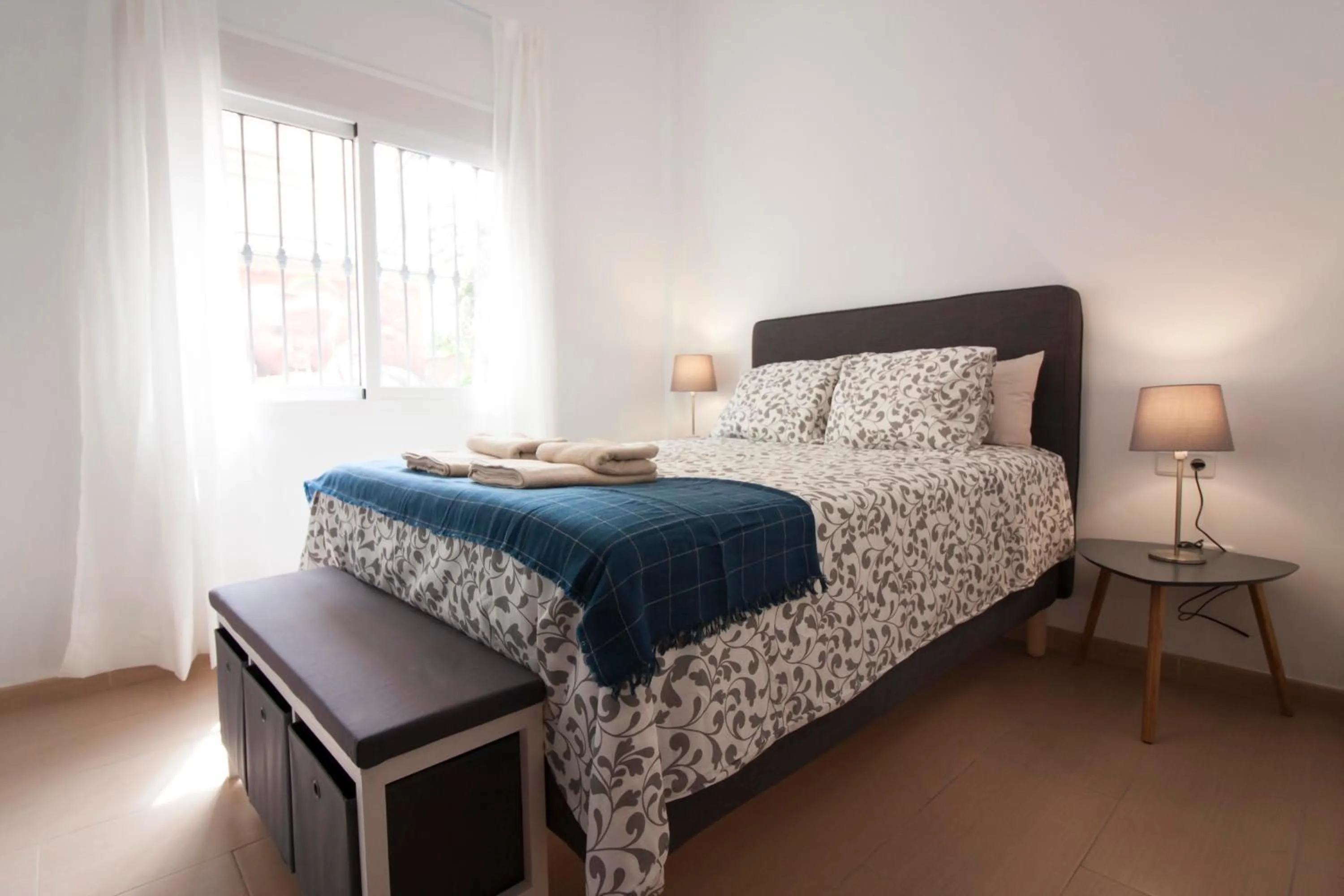 Bedroom, Bed in Rayito by FreshApartments by Bossh! Apartments