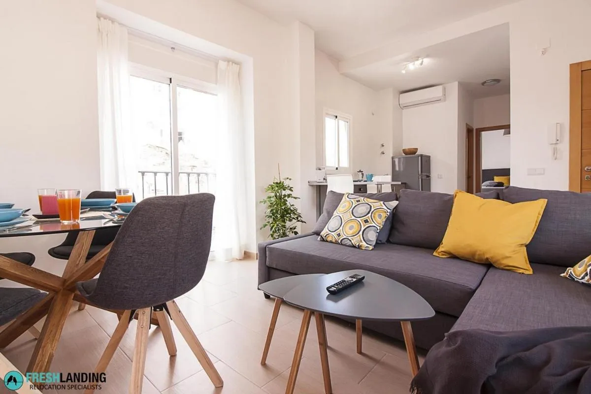 Seating area in Rayito by FreshApartments by Bossh! Apartments