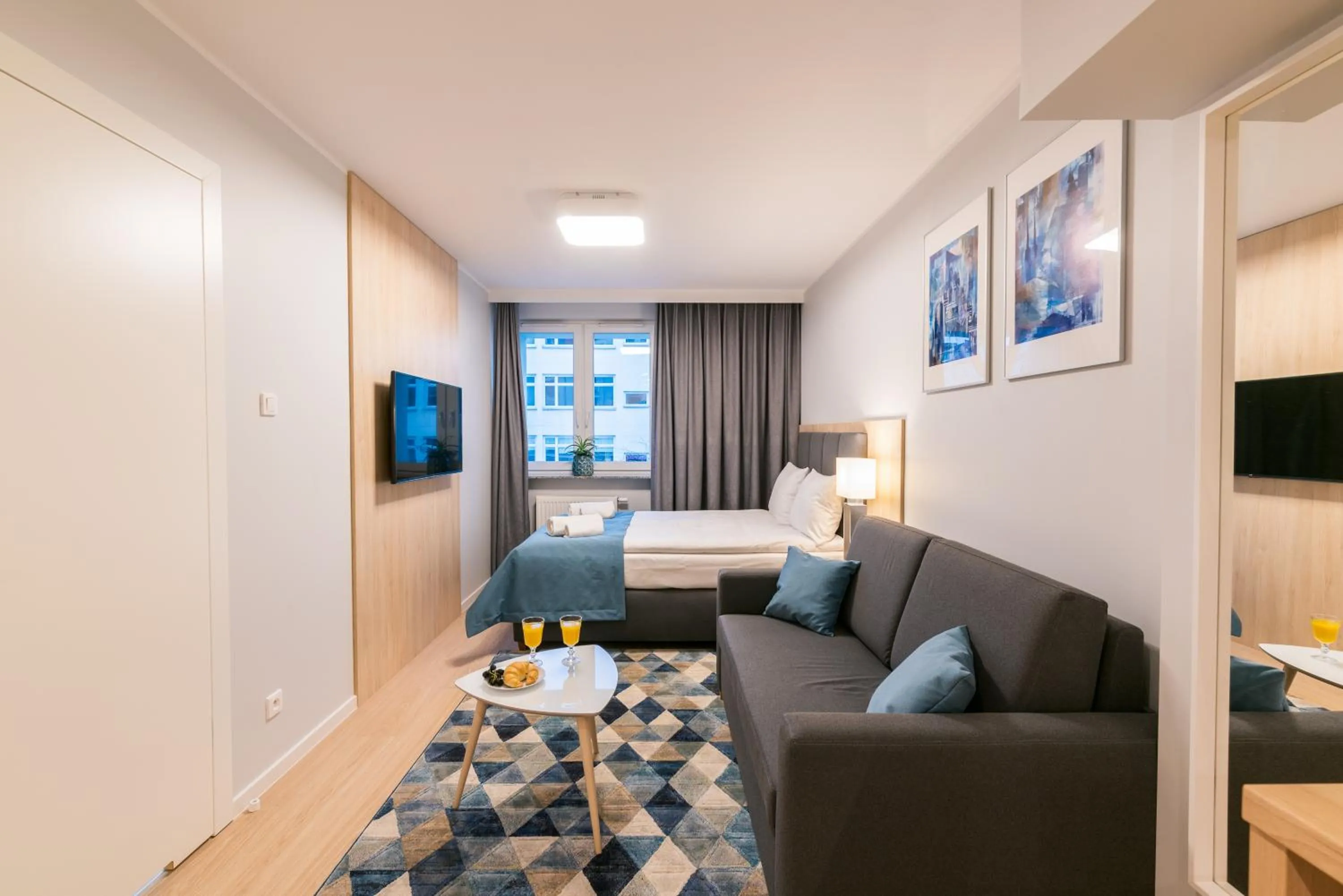 Bed in Q17 Apartments Rynek