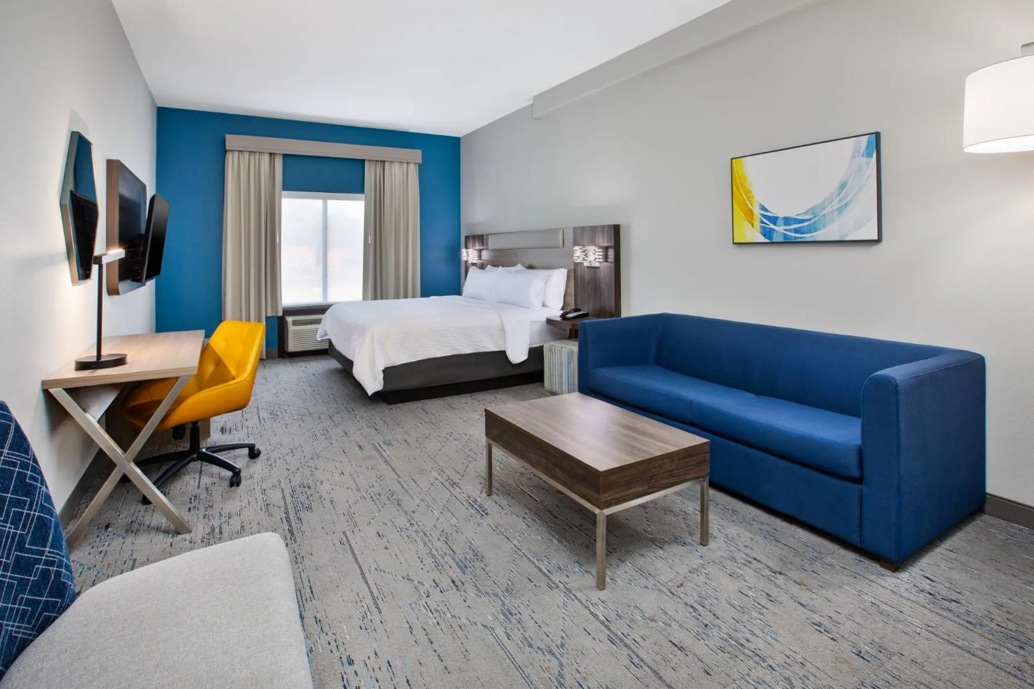 Photo of the whole room, Bed in Holiday Inn Express Hotel and Suites Duncan by IHG