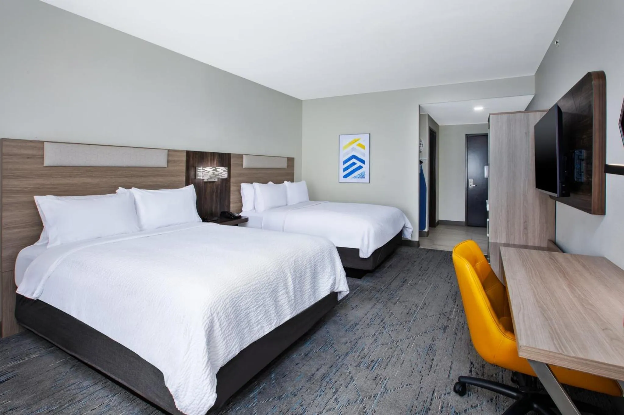 Photo of the whole room, Bed in Holiday Inn Express Hotel and Suites Duncan by IHG