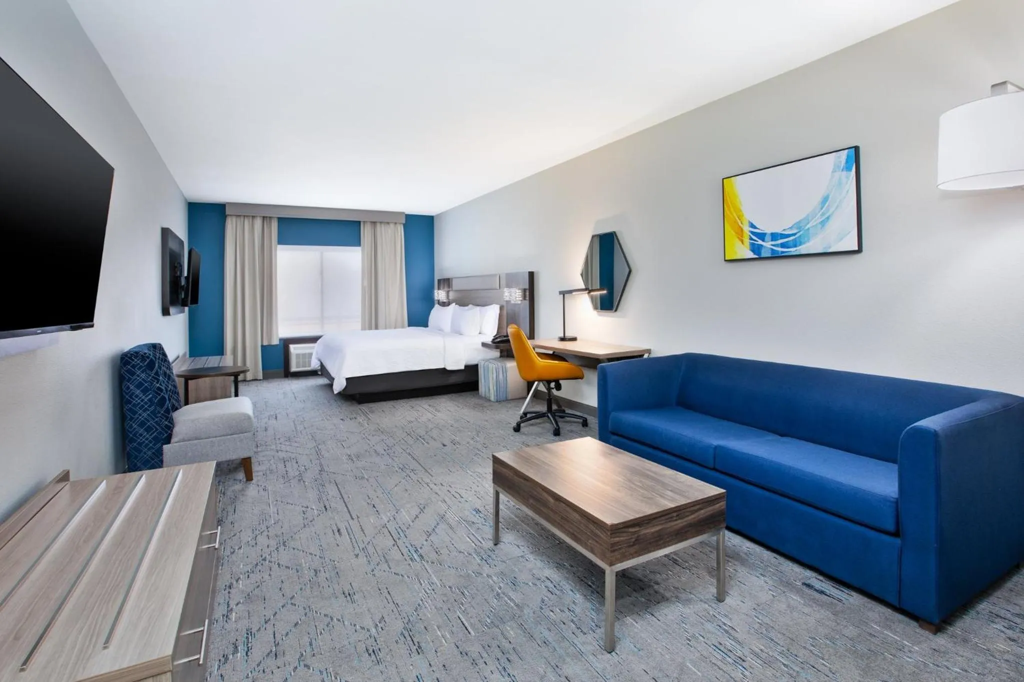 Photo of the whole room, Bed in Holiday Inn Express Hotel and Suites Duncan by IHG