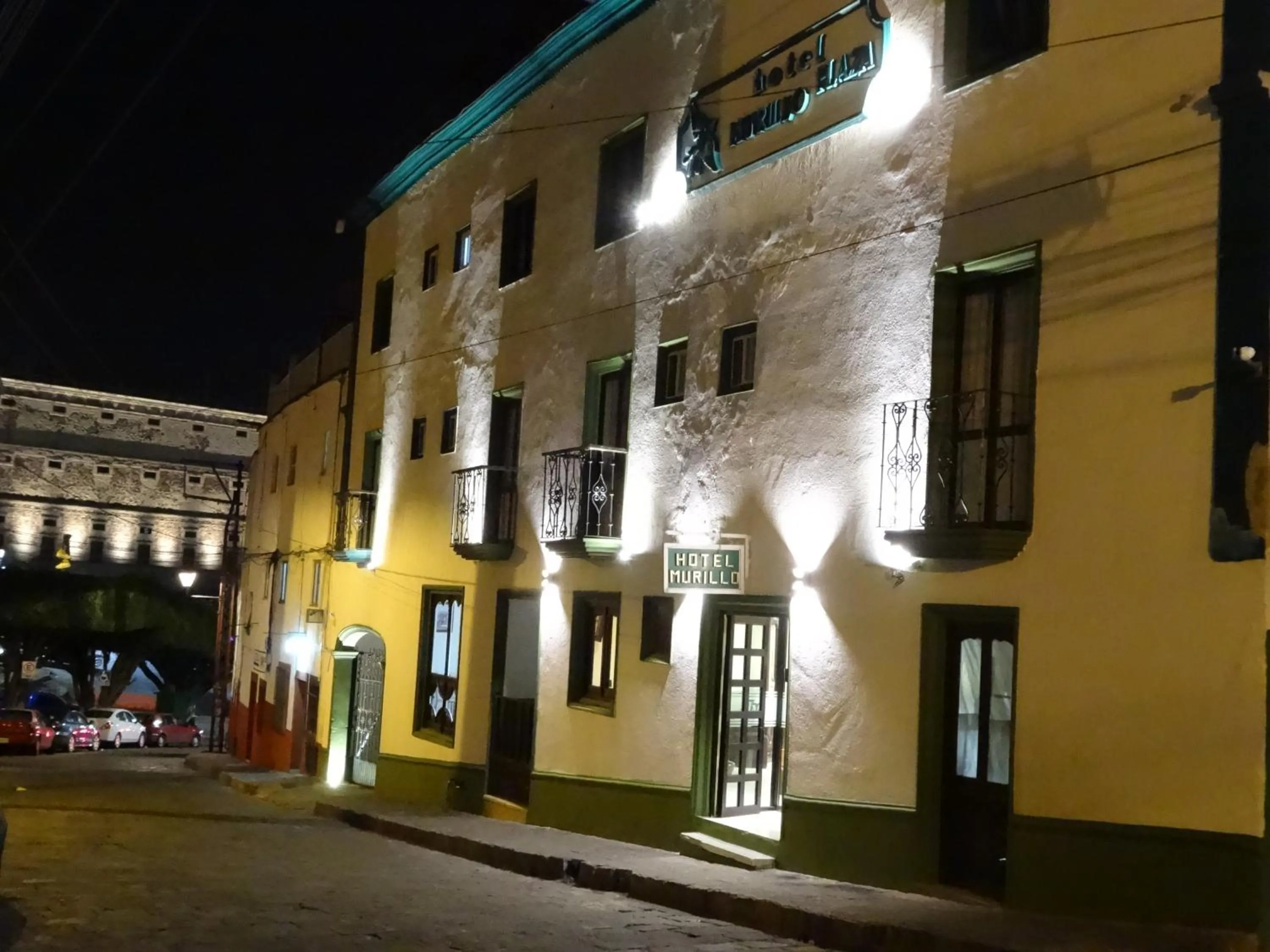 Facade/entrance in Hotel Murillo Plaza