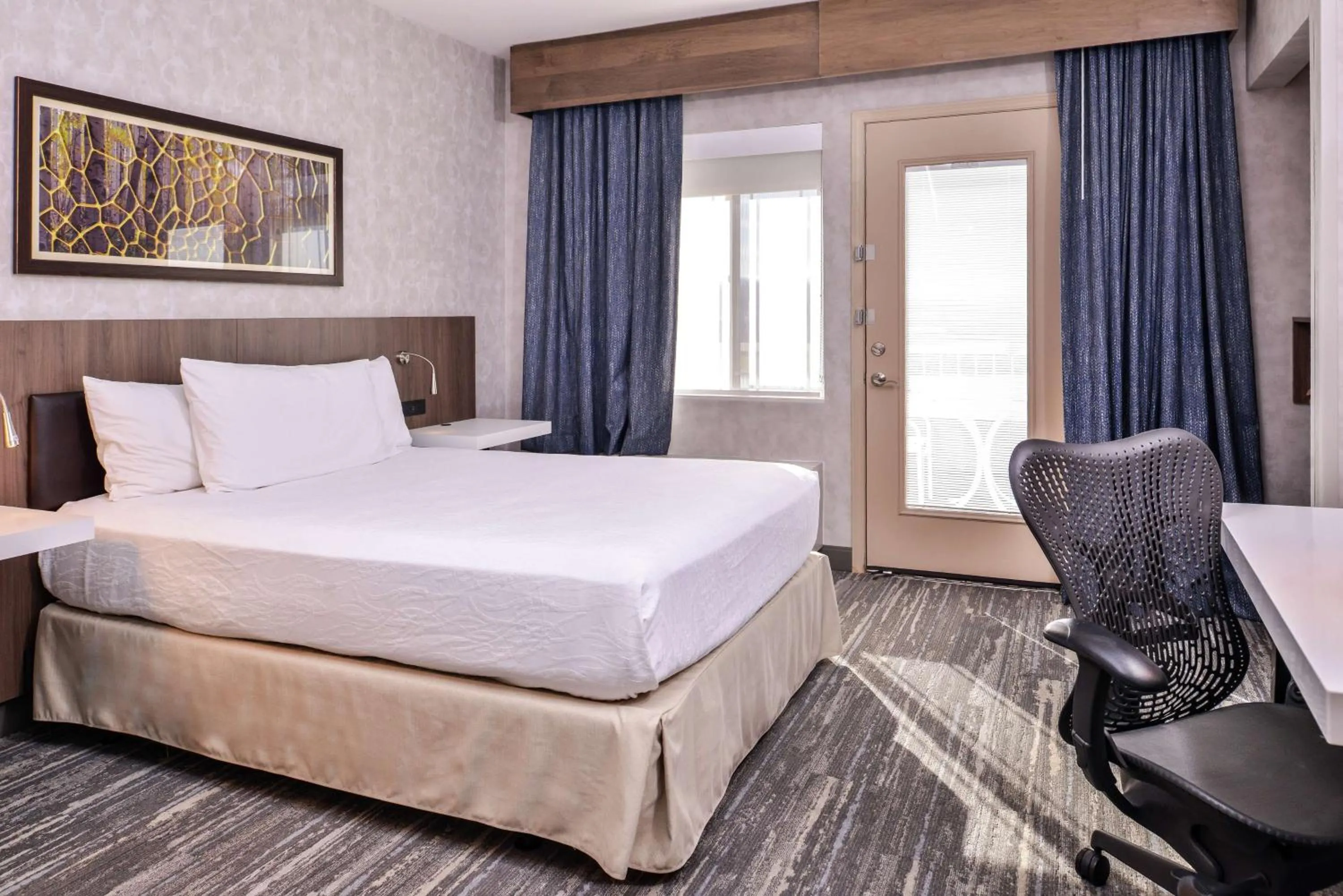 Bedroom, Bed in Hilton Garden Inn Bend