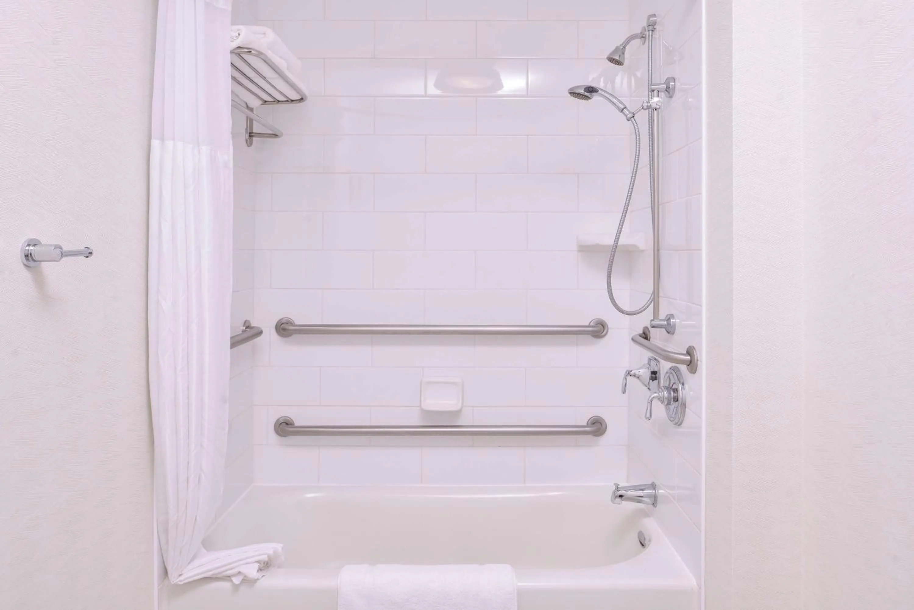 Bathroom in Hilton Garden Inn Bend