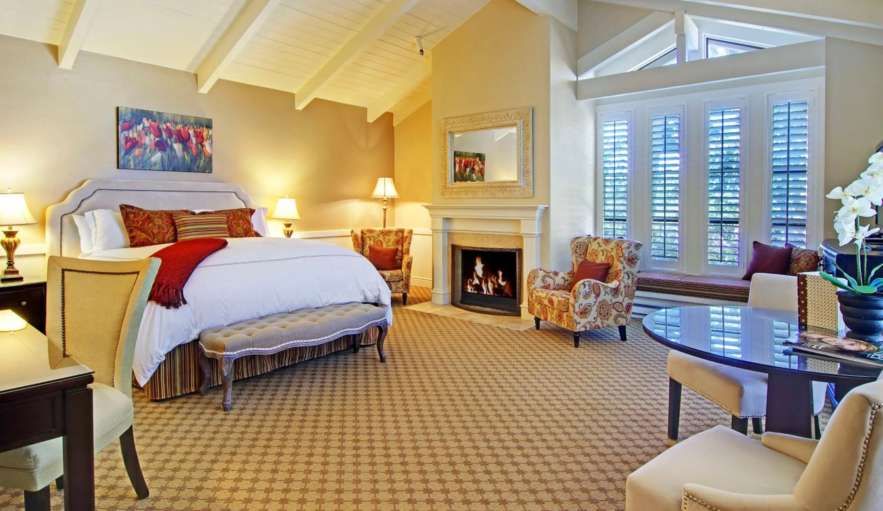 Bedroom, Bed in Carriage House Inn
