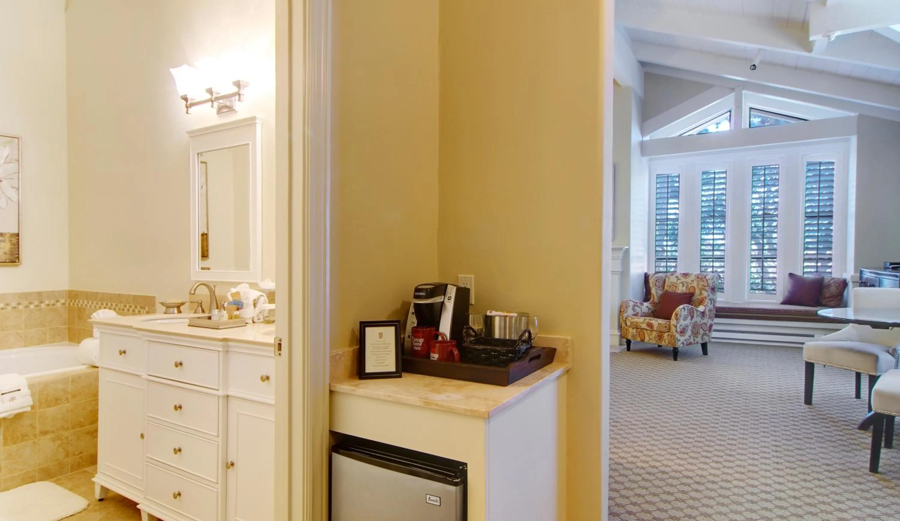 Bedroom in Carriage House Inn