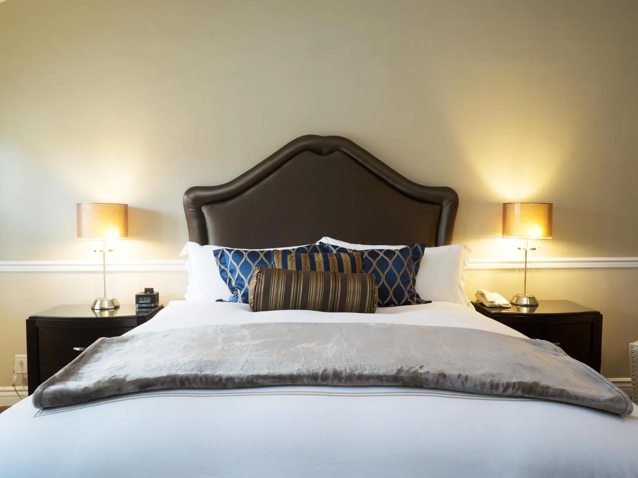 Bed in Carriage House Inn