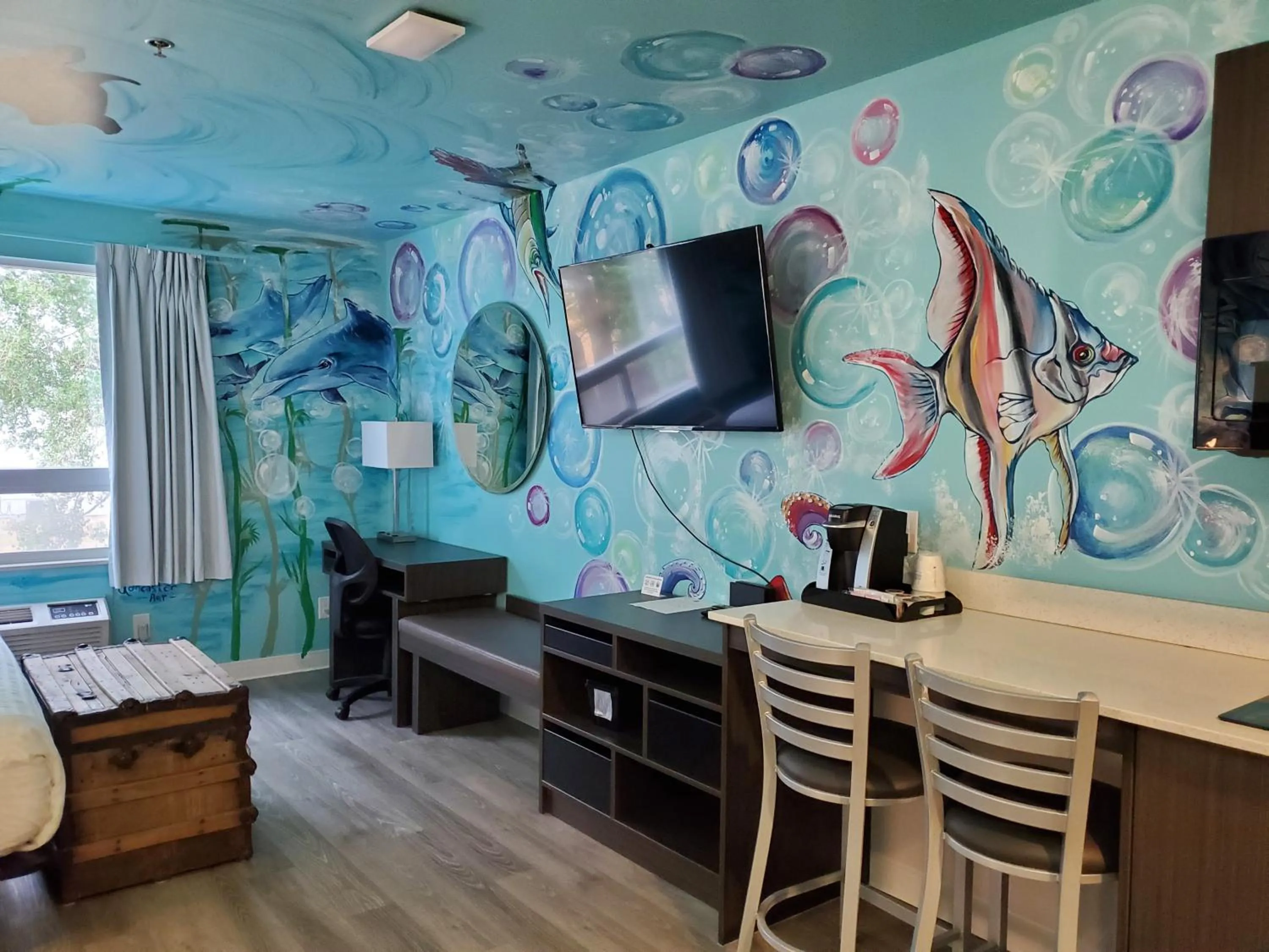 TV and multimedia in Super 8 by Wyndham Winnipeg East MB