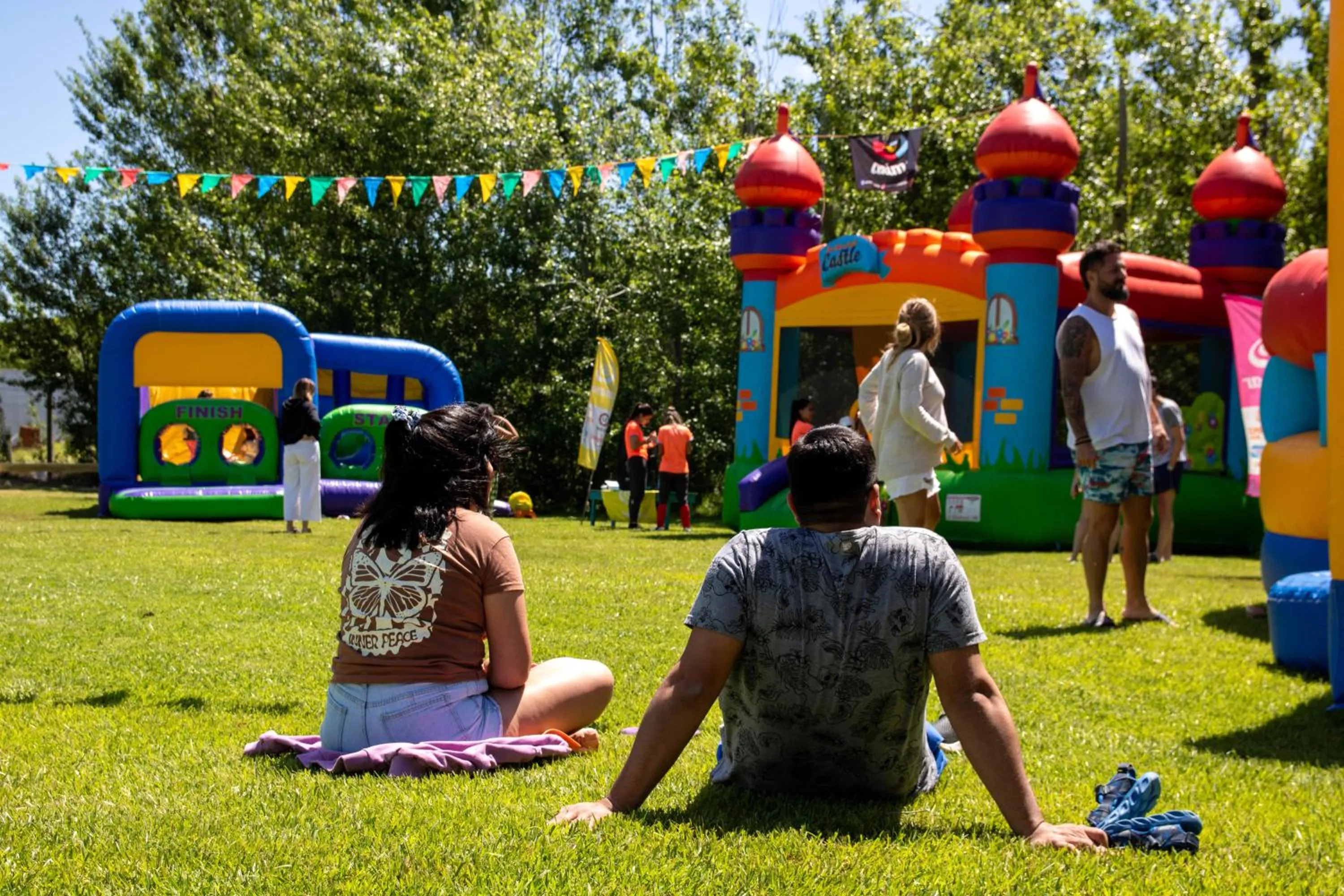 People in Howard Johnson Hotel & Convention Center Madariaga - Carilo