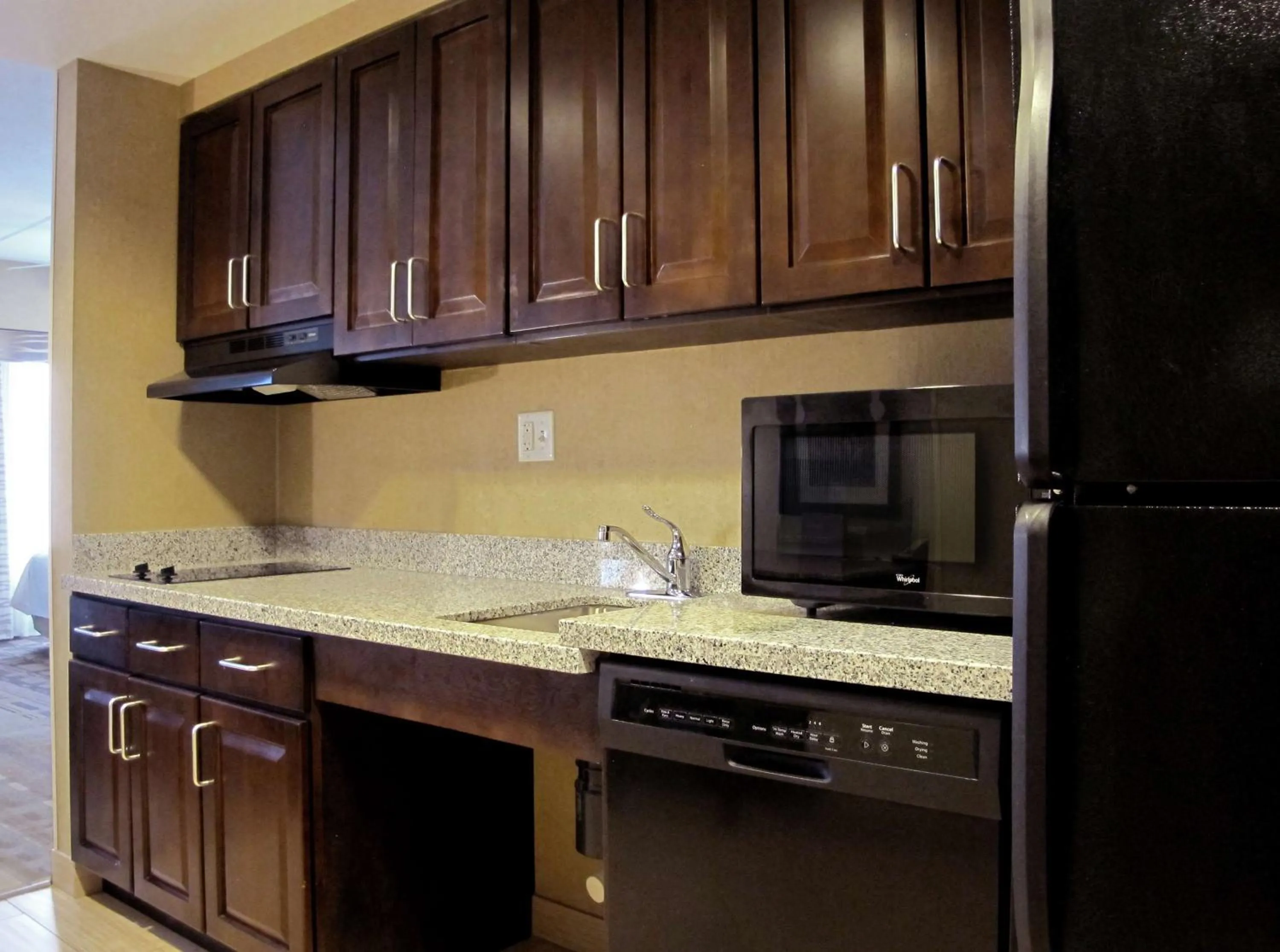 Kitchen or kitchenette in Homewood Suites by Hilton Coralville - Iowa River Landing