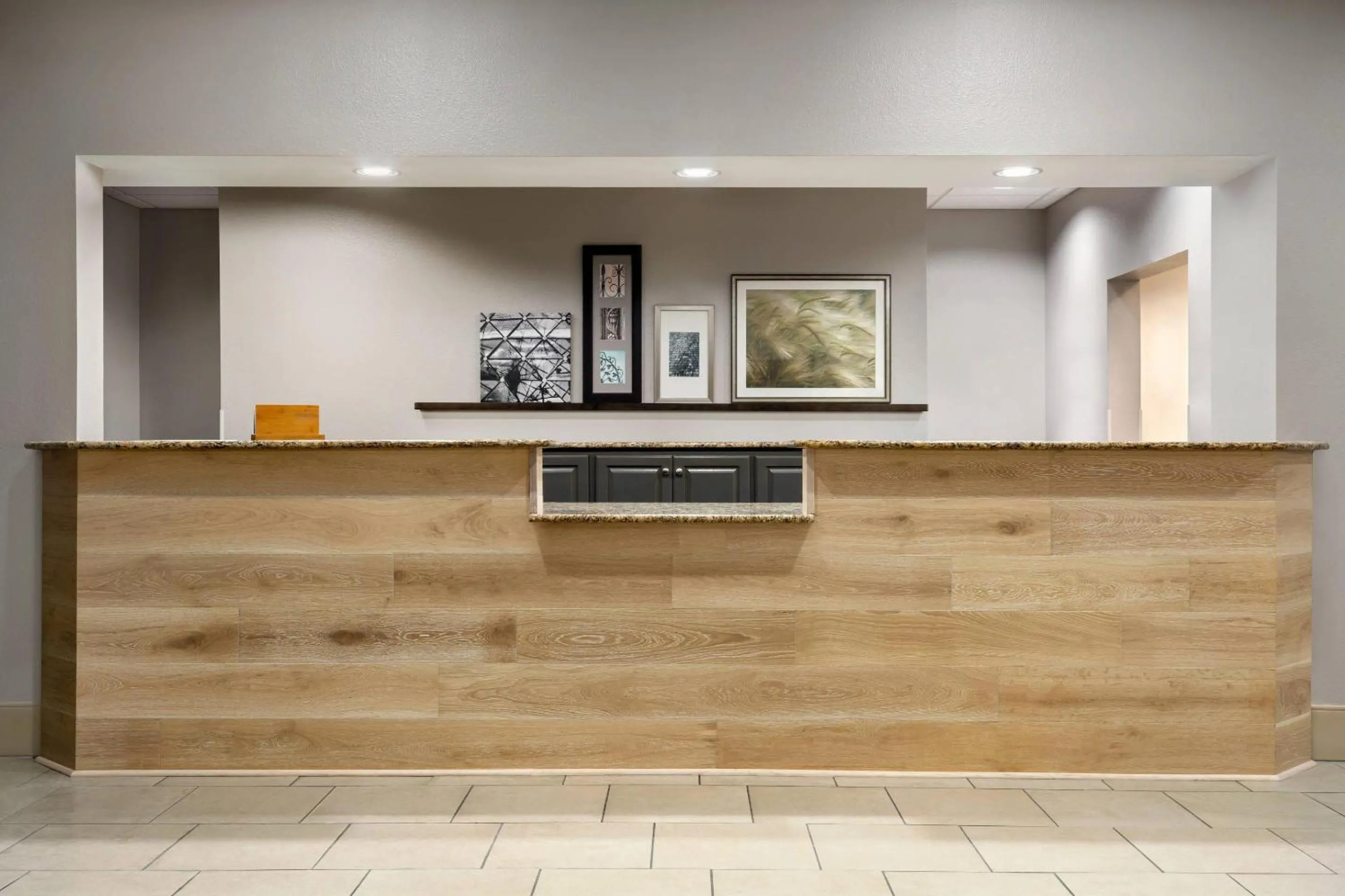 Lobby or reception in Country Inn & Suites by Radisson, Boise West - Meridian