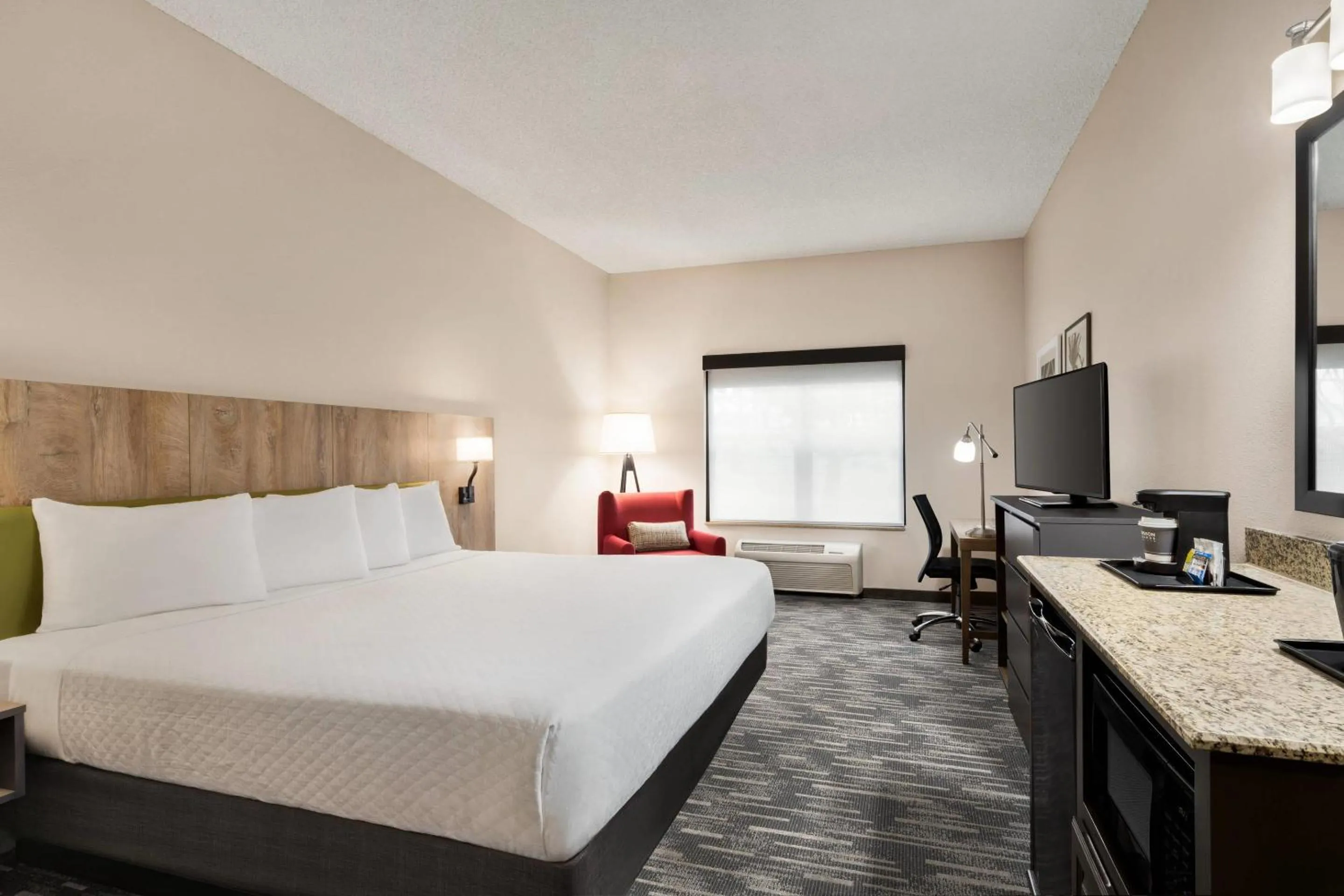Bedroom, Bed in Country Inn & Suites by Radisson, Boise West - Meridian
