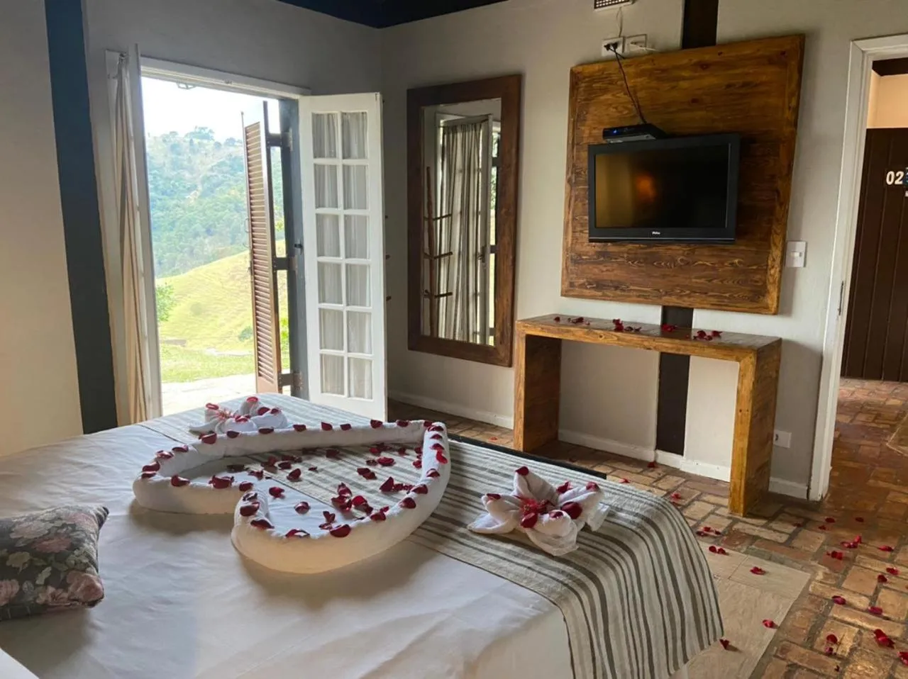 TV and multimedia, Bed in Hotel Pousada Shangri-la