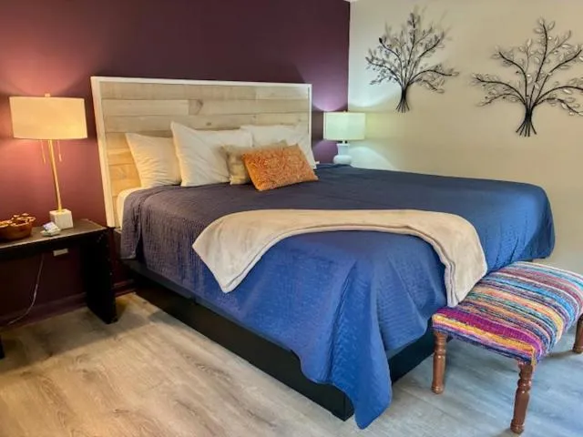 Bed in Starlight Lodge at Rockport Harbor