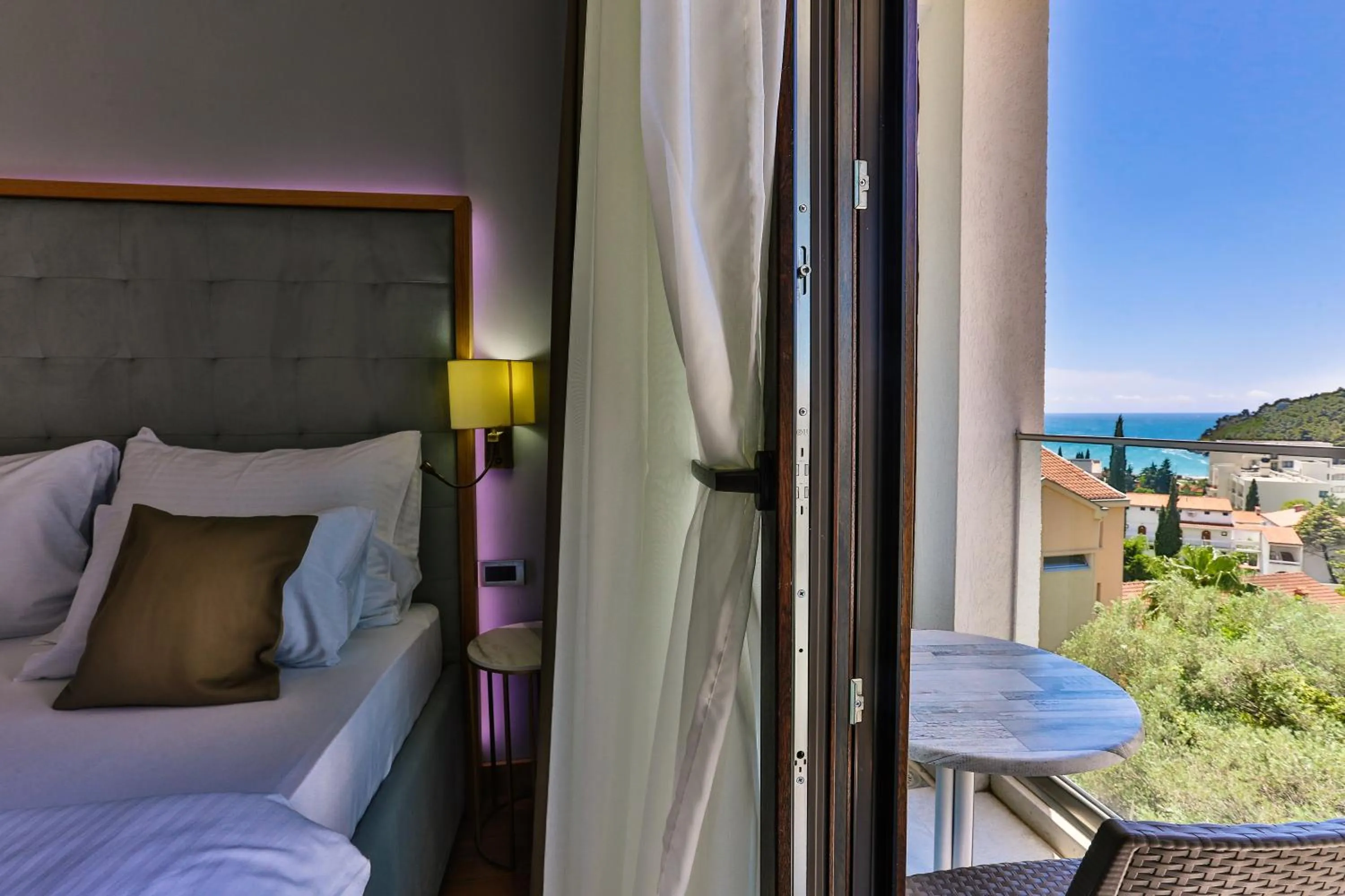 Sea view, Bed in Hotel Lusso Mare by Aycon