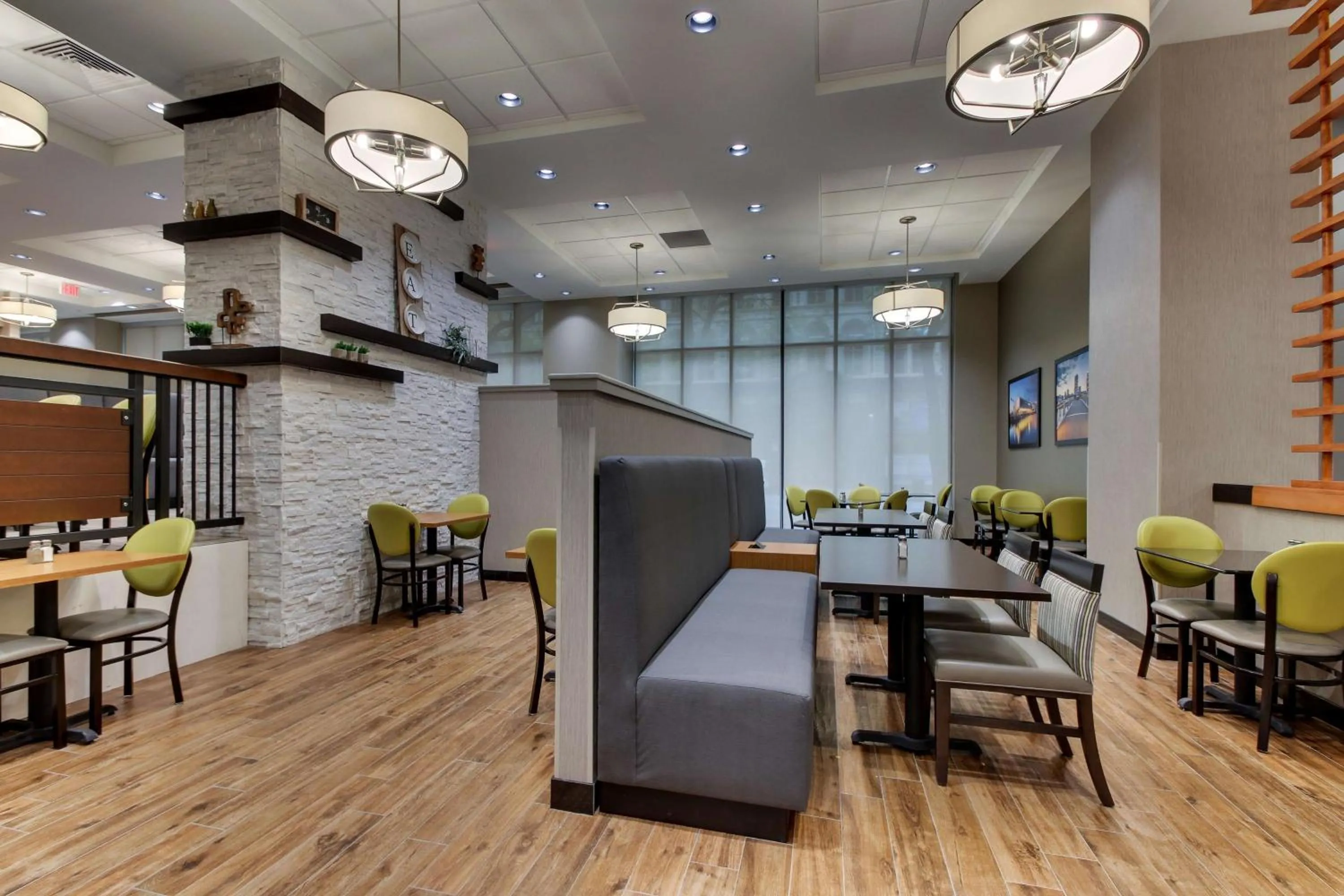 Restaurant/places to eat in Drury Plaza Hotel Milwaukee Downtown