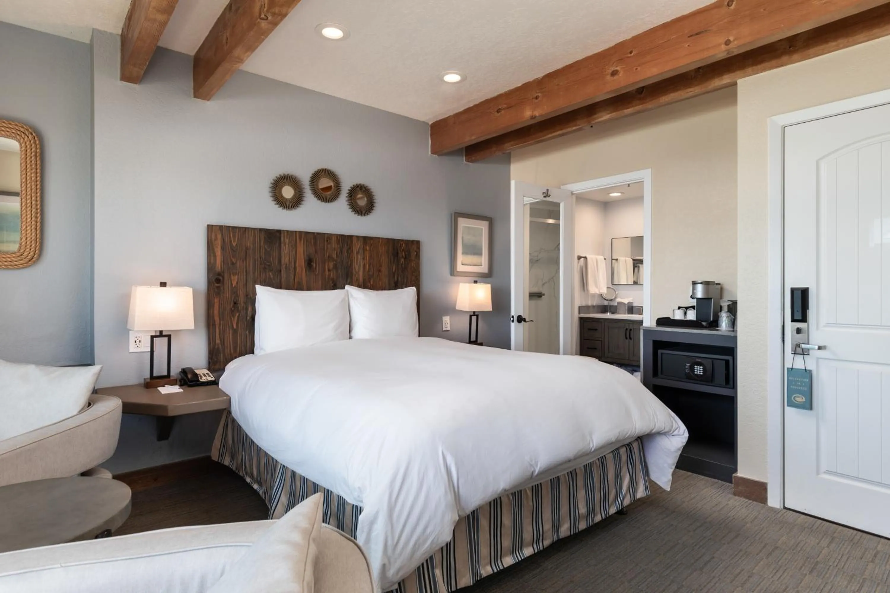 Bed in Cypress Inn on Miramar Beach