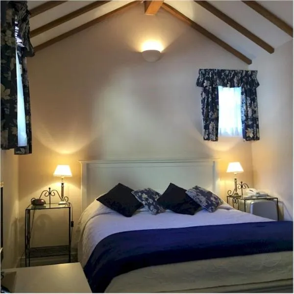 Bed in Bath Place Hotel