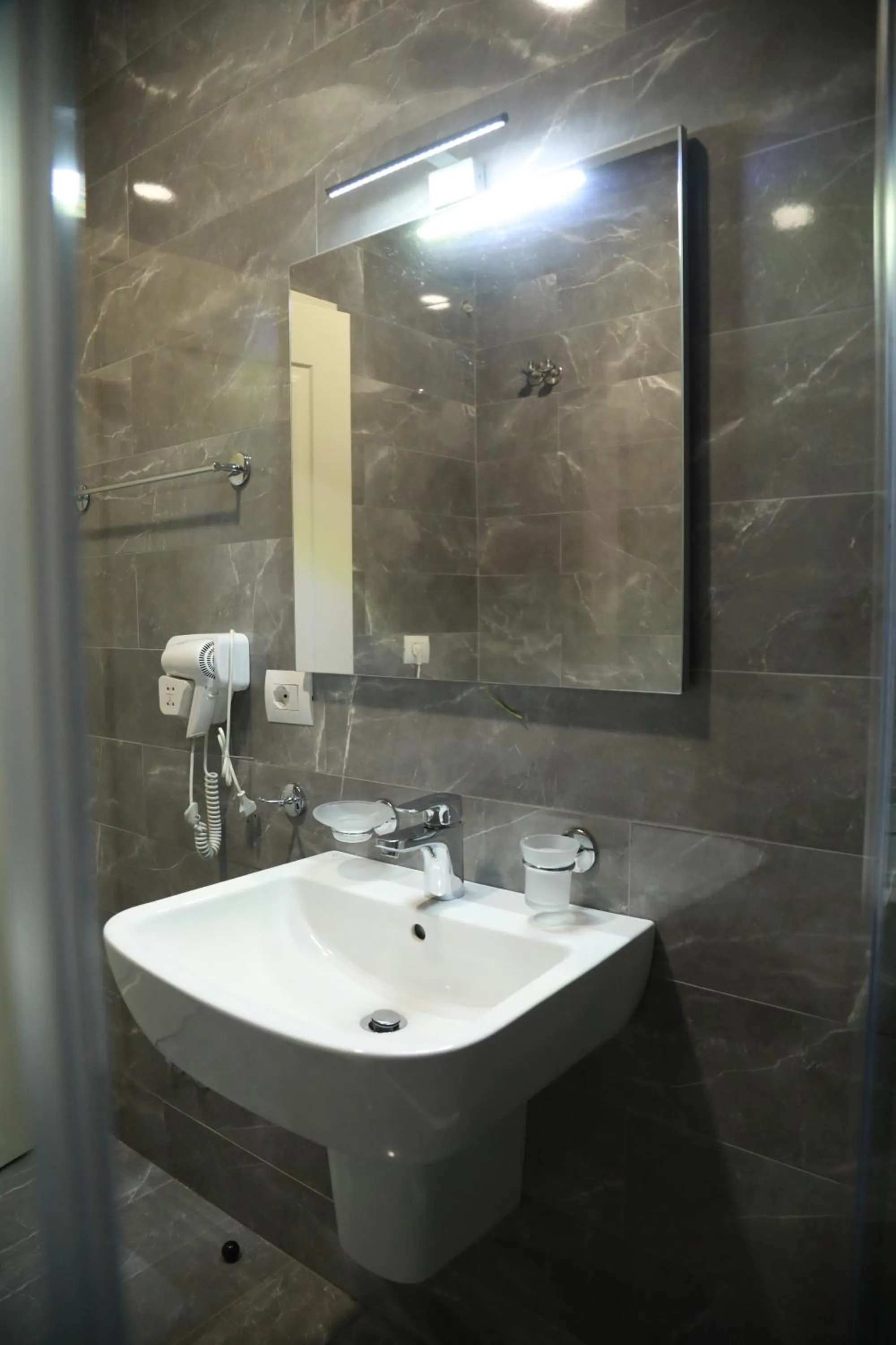 Sunrise Luxury Apartments