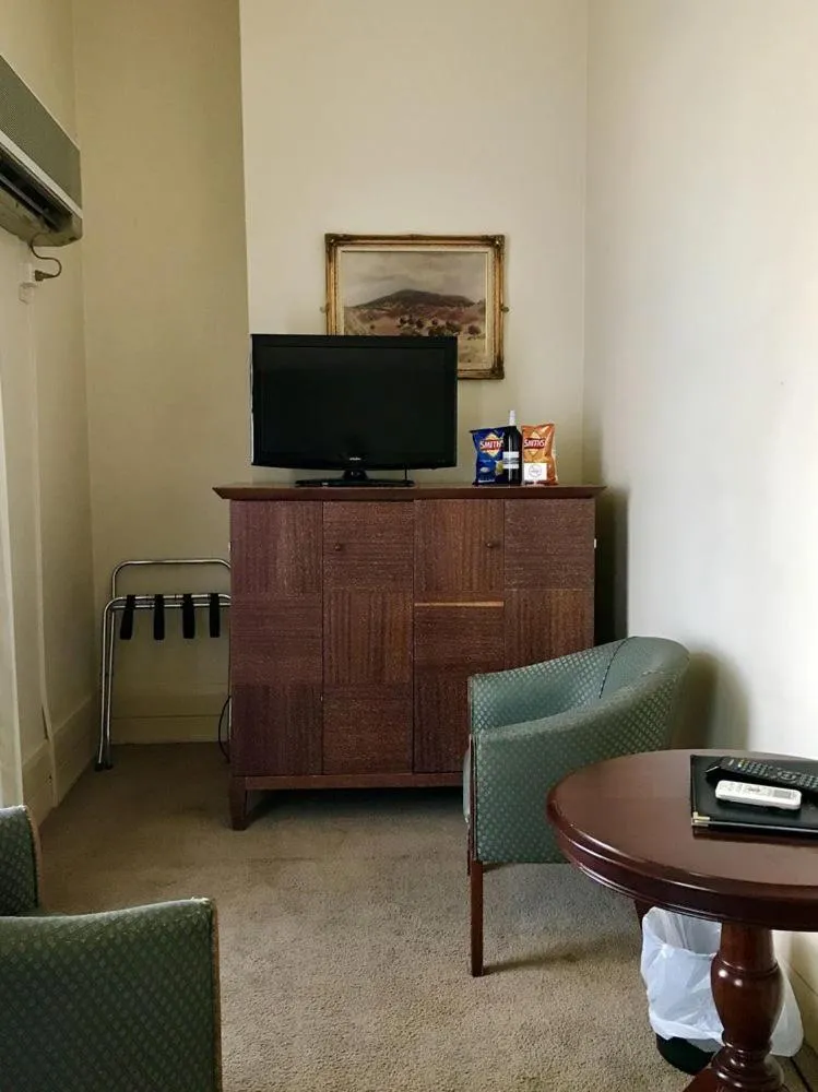 TV and multimedia in The Hotel Shamrock