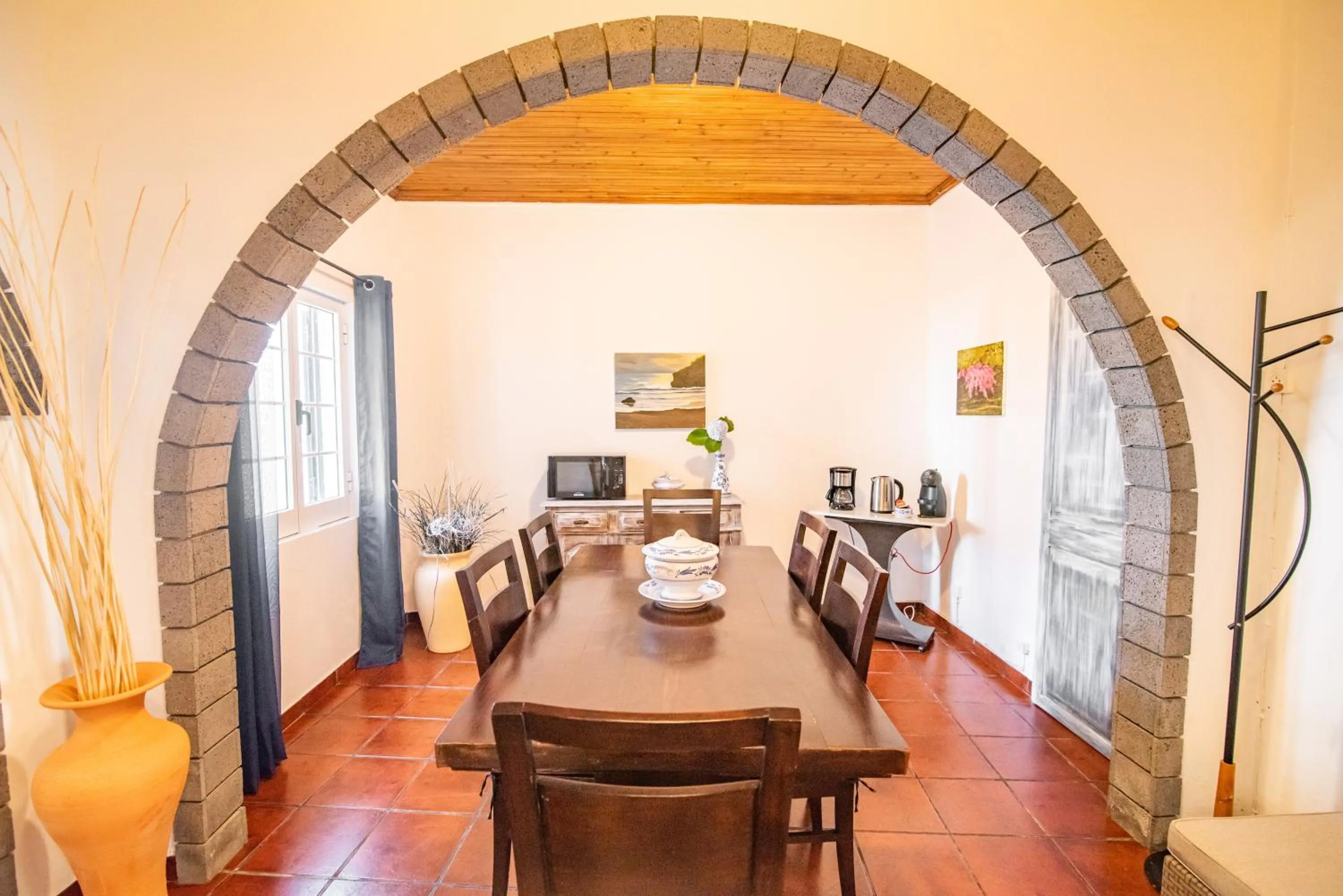 Dining area in CASA INTI / INTI HOUSE FURNAS