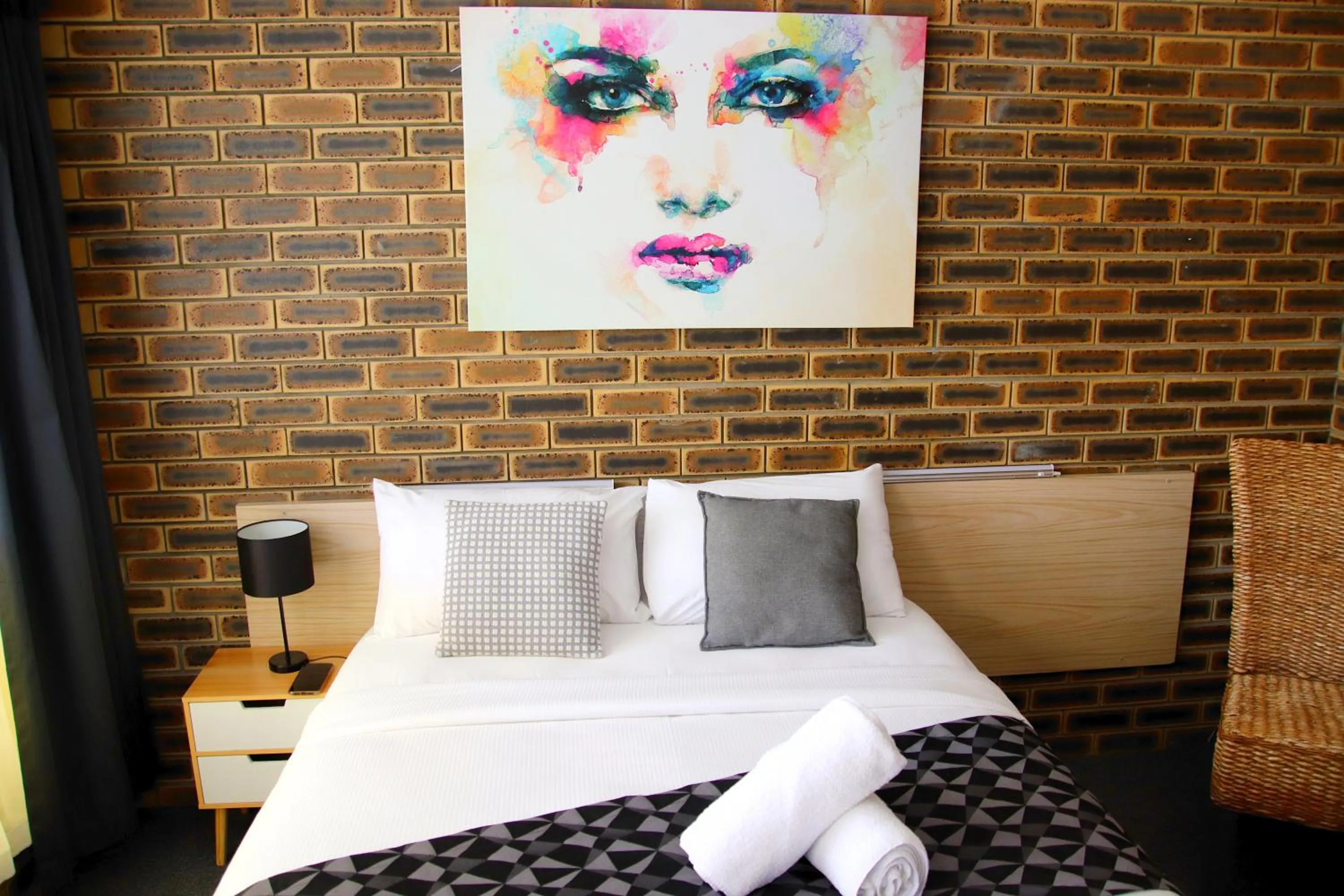 Bed in Squatters Homestead Motel