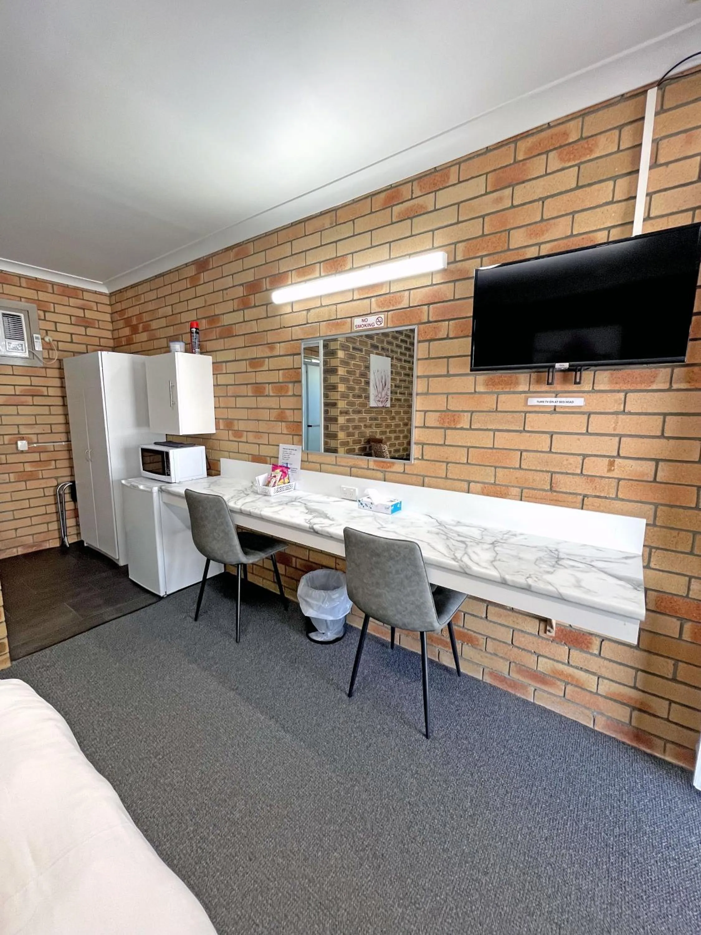 Squatters Homestead Motel