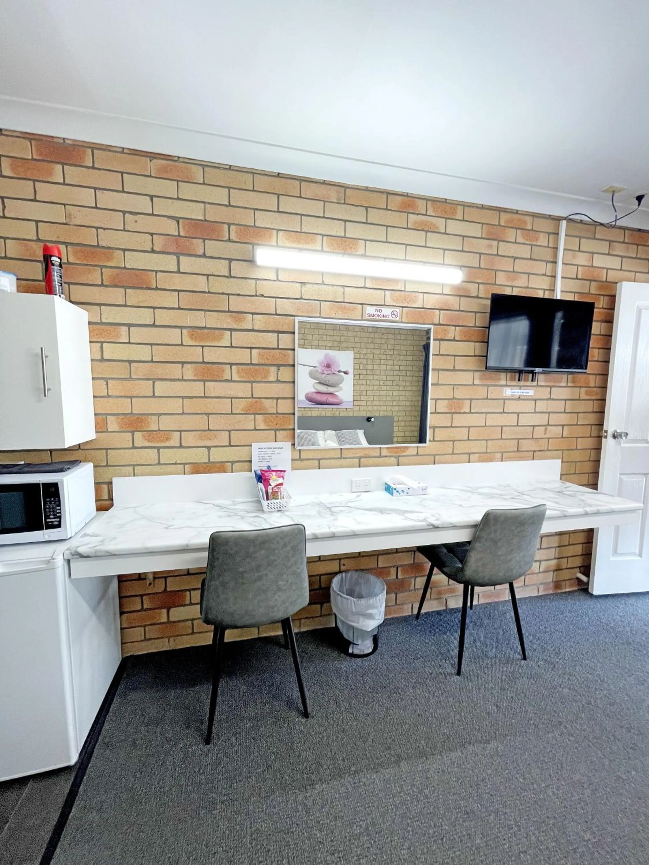 Squatters Homestead Motel