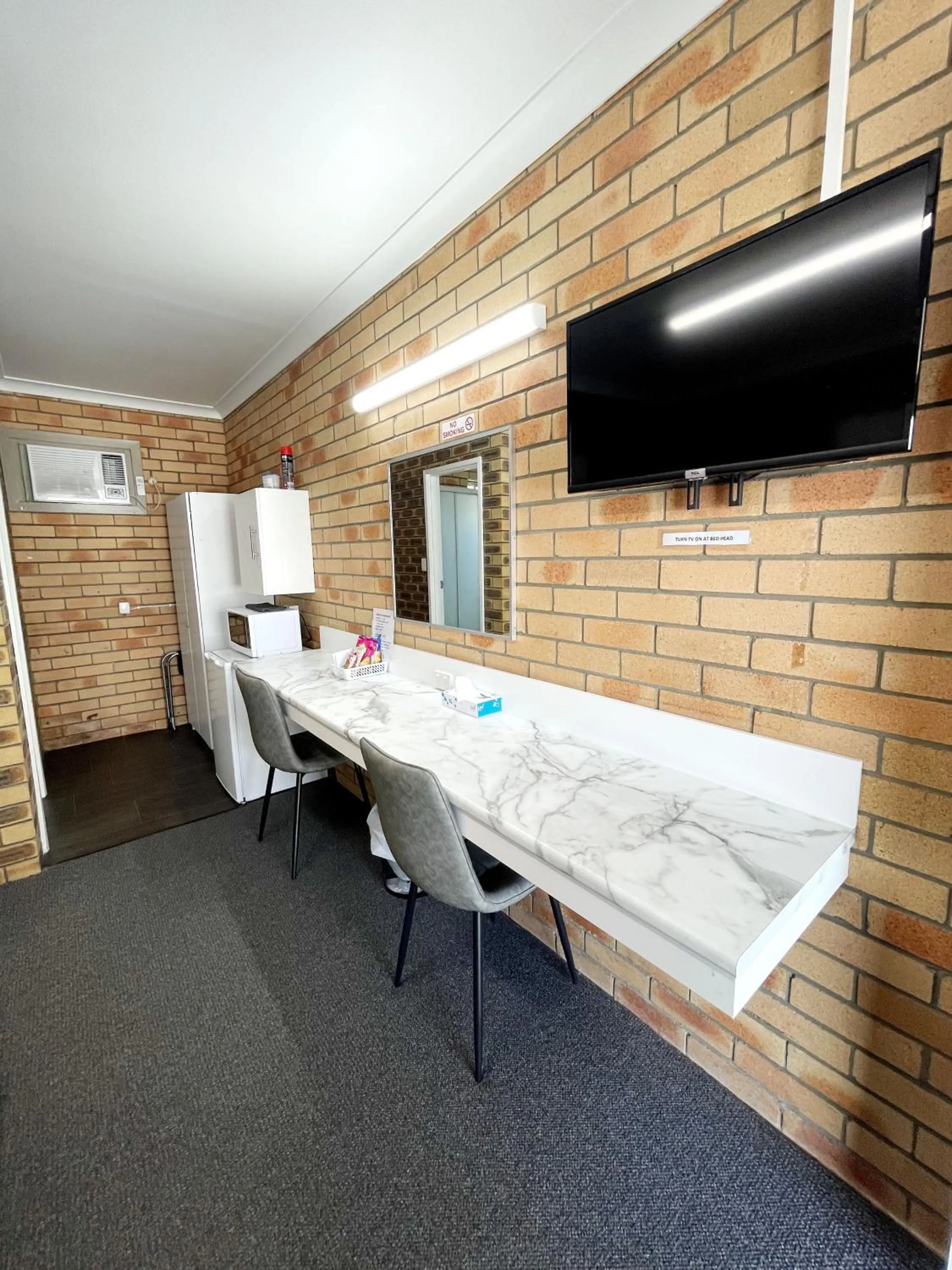 Squatters Homestead Motel