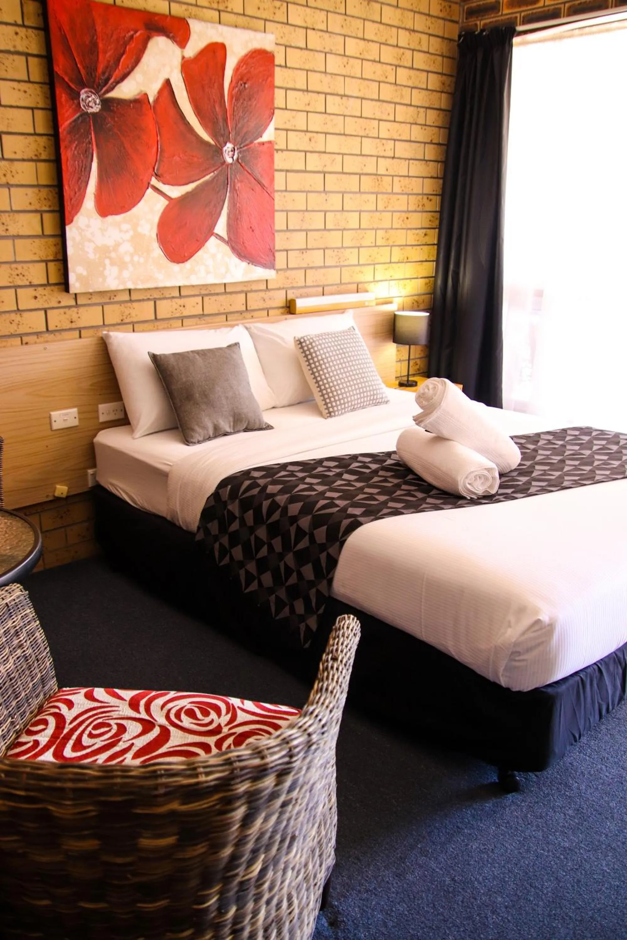 Bed in Squatters Homestead Motel