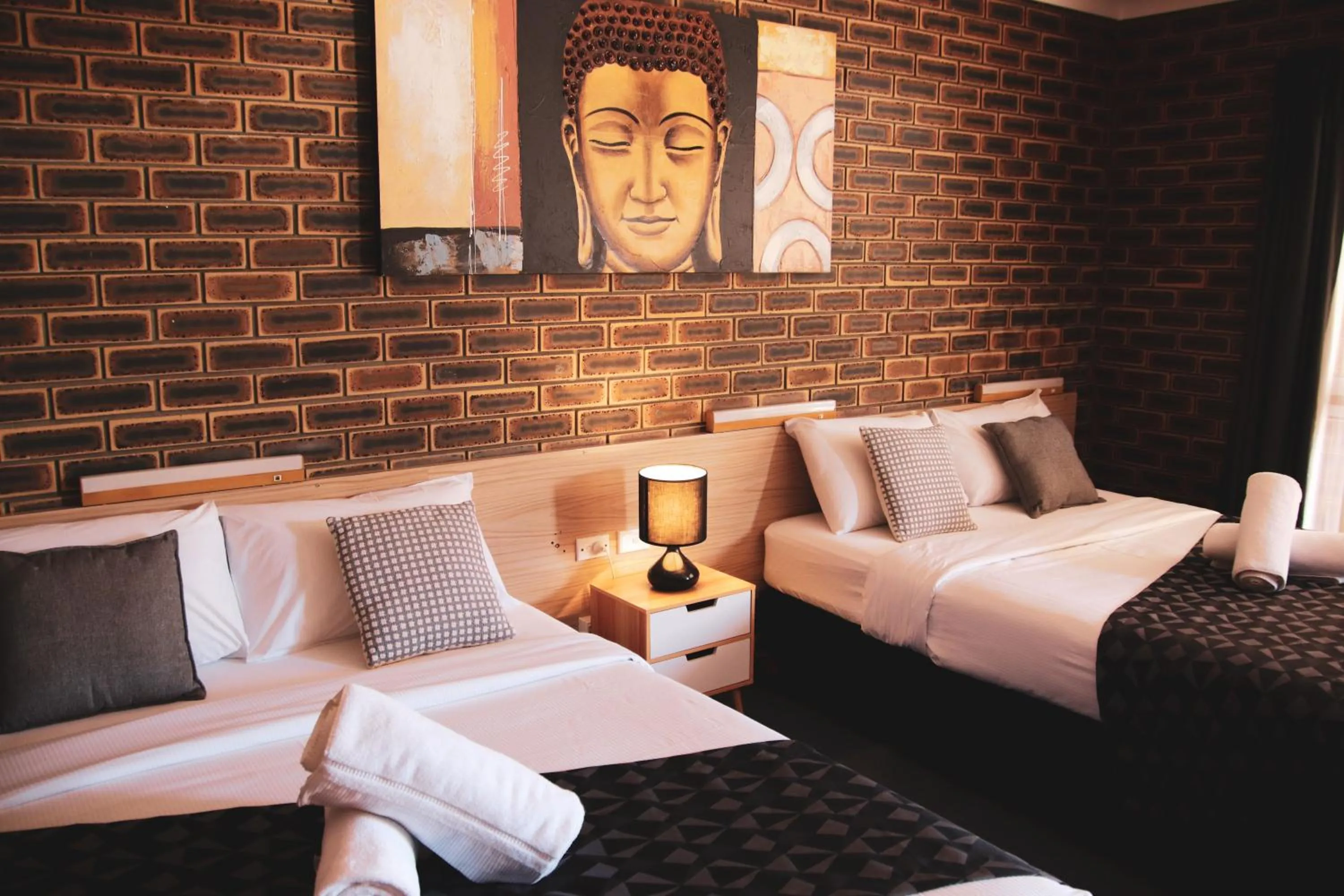 Bed in Squatters Homestead Motel