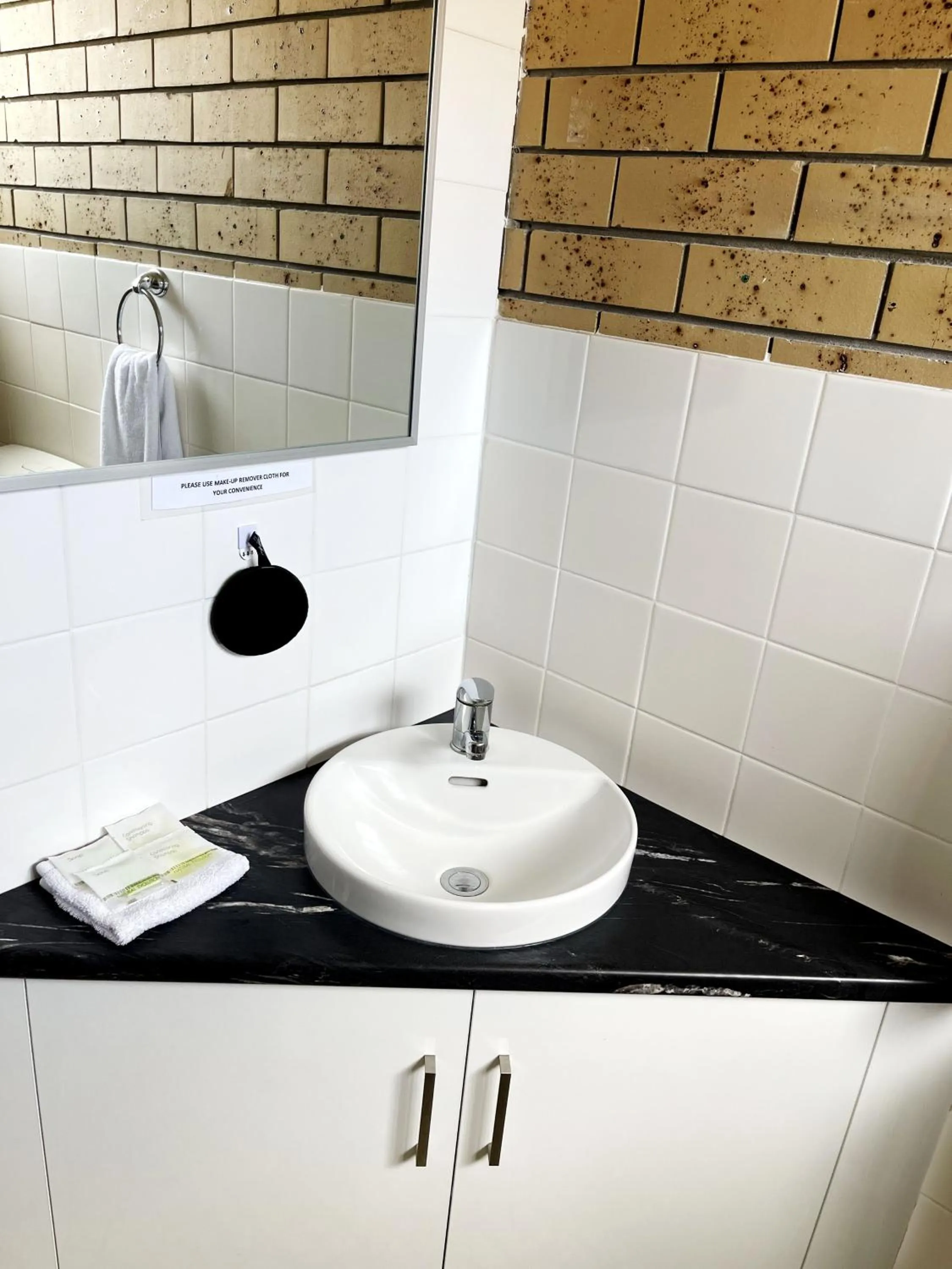 Squatters Homestead Motel