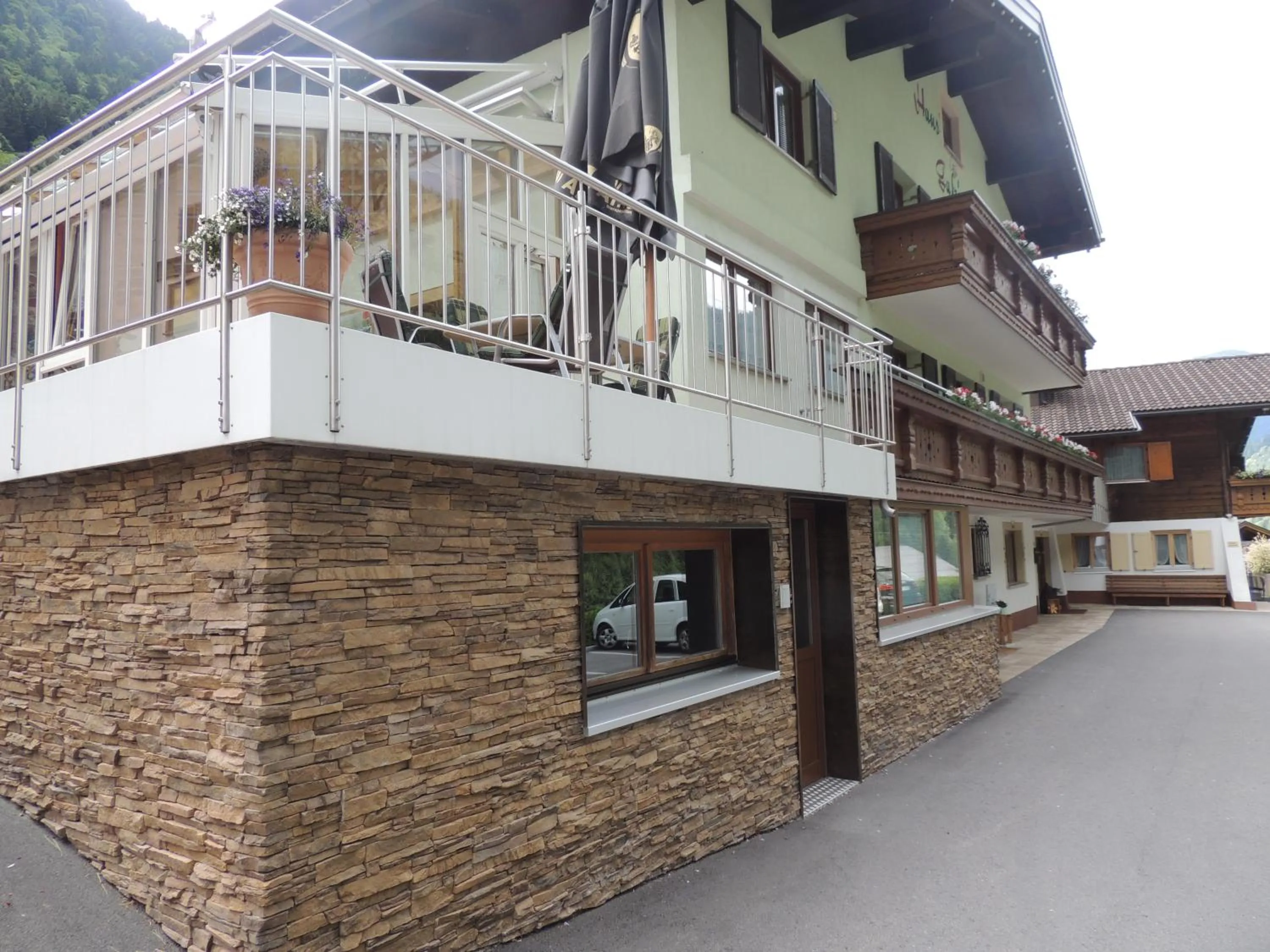 Facade/entrance in Haus Gafrina