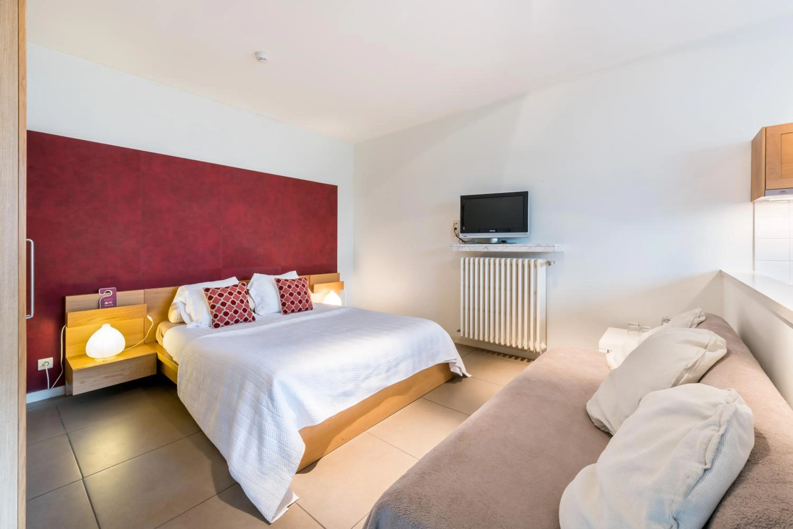 Photo of the whole room, Bed in B&B visavis