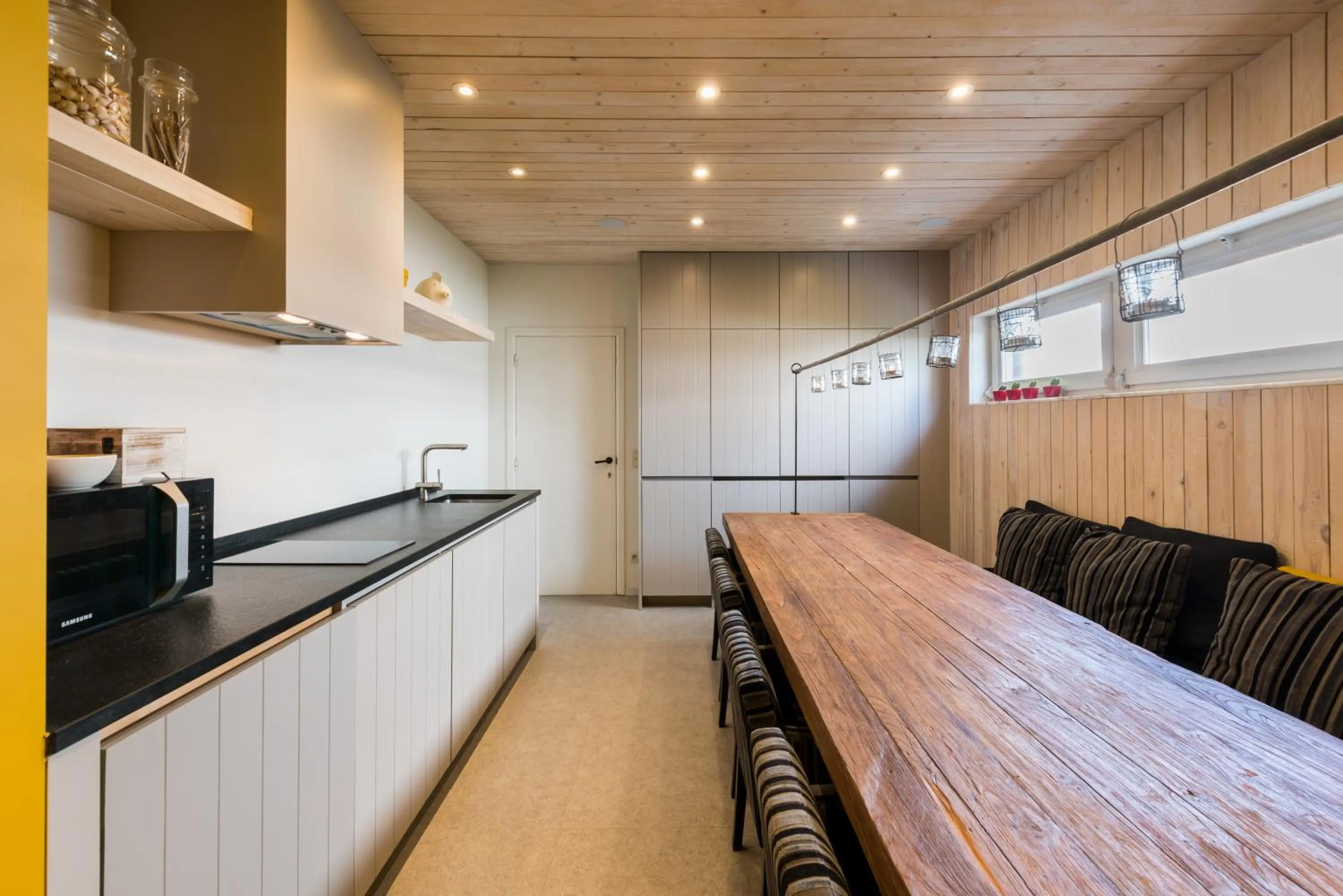 Restaurant/places to eat in B&B visavis