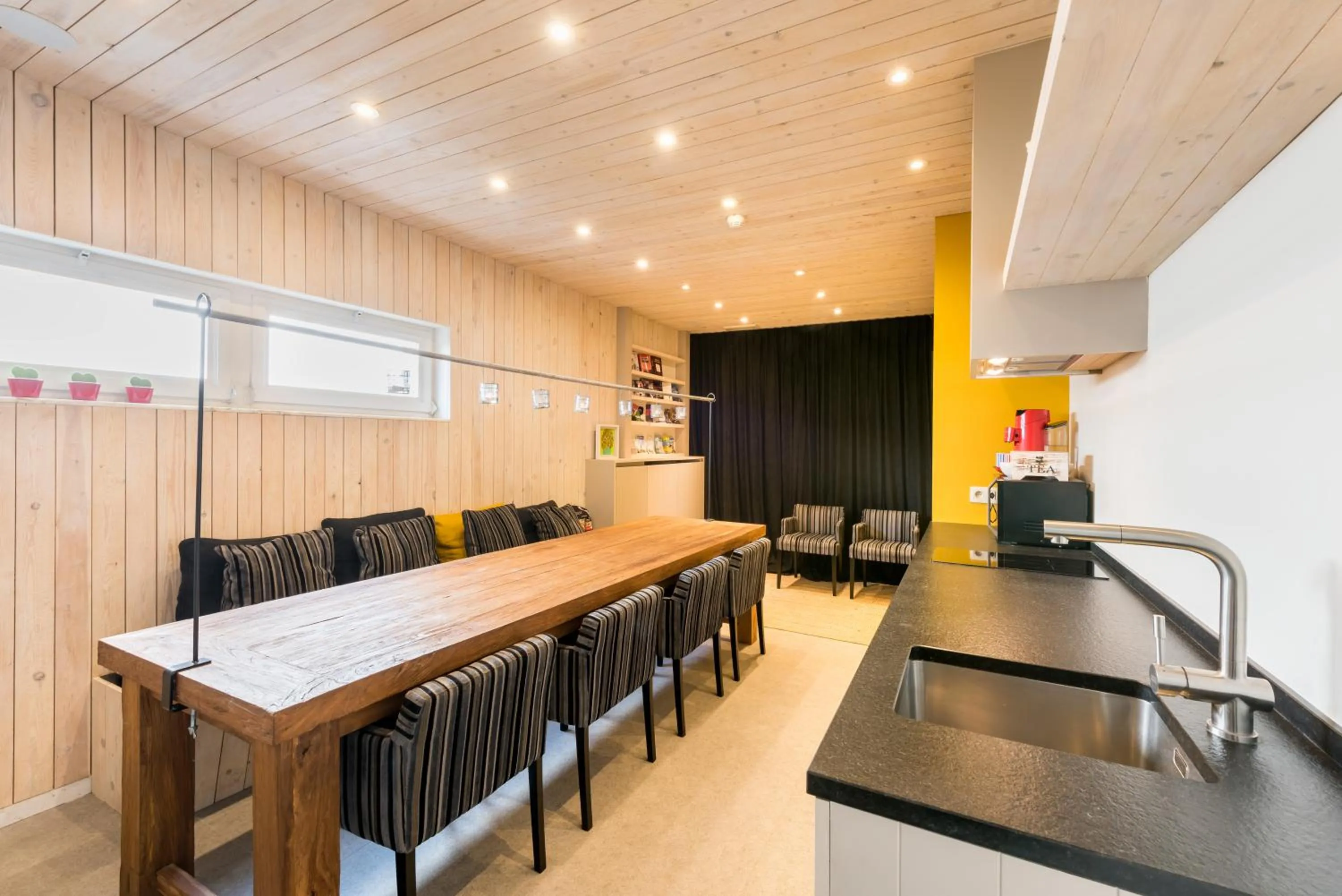 Restaurant/places to eat in B&B visavis