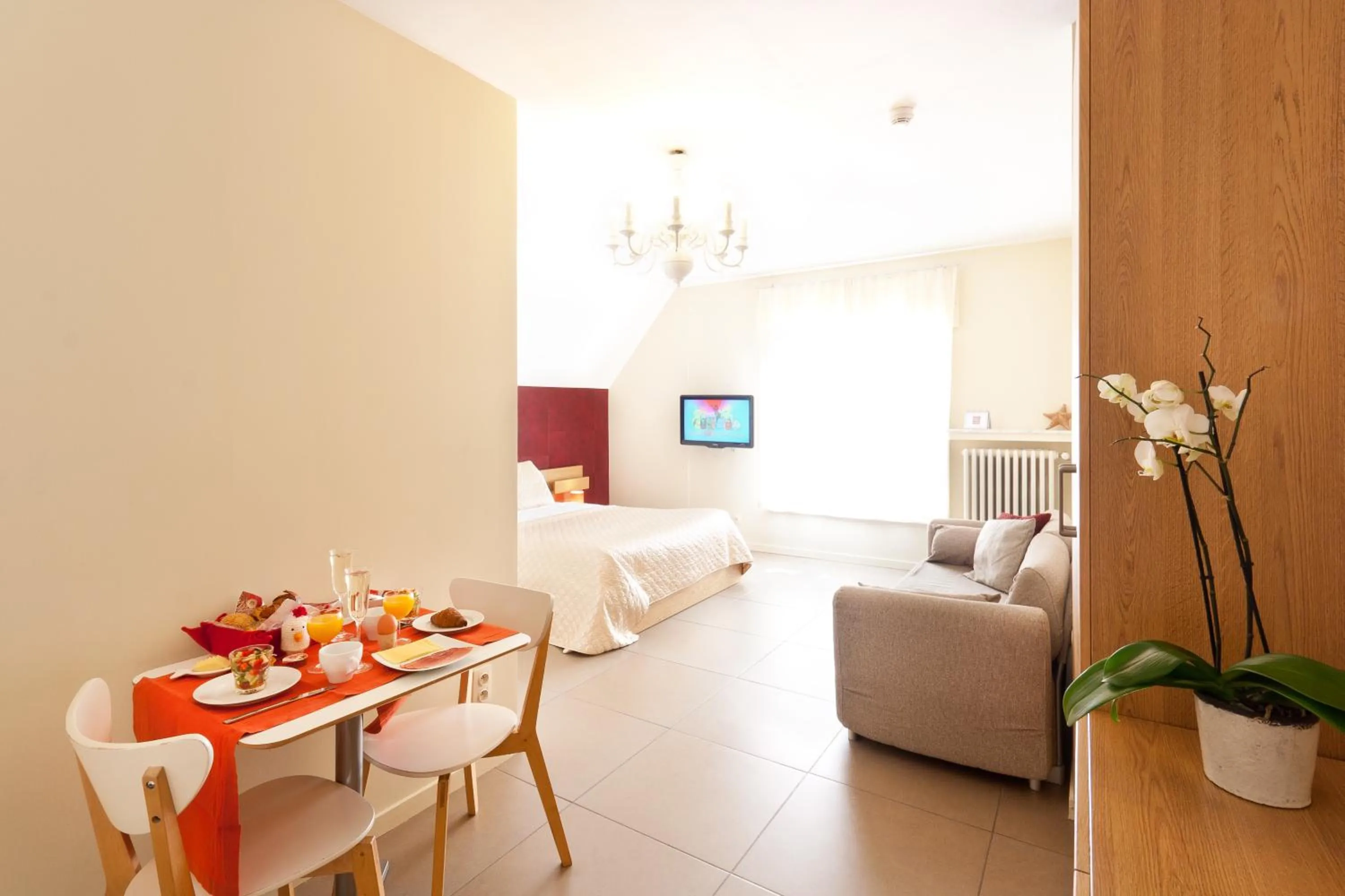 Continental breakfast in B&B visavis