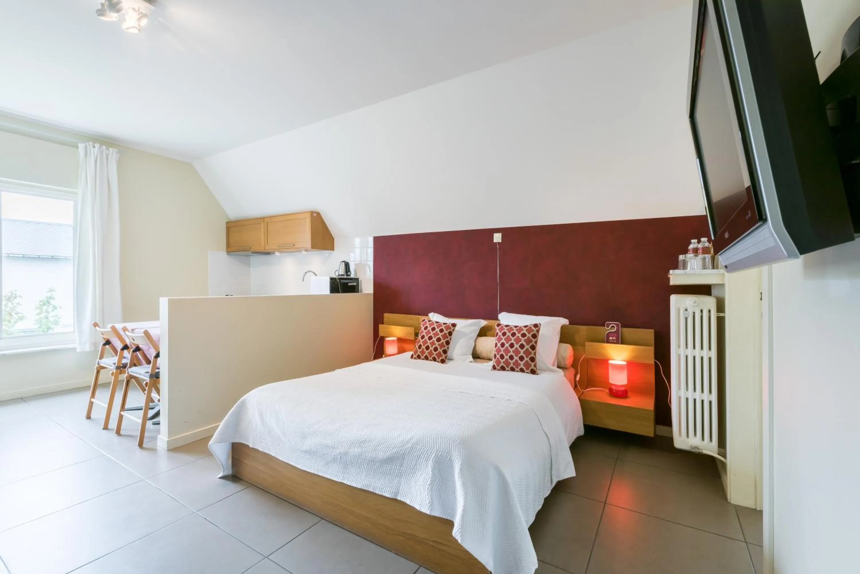 Photo of the whole room, Bed in B&B visavis